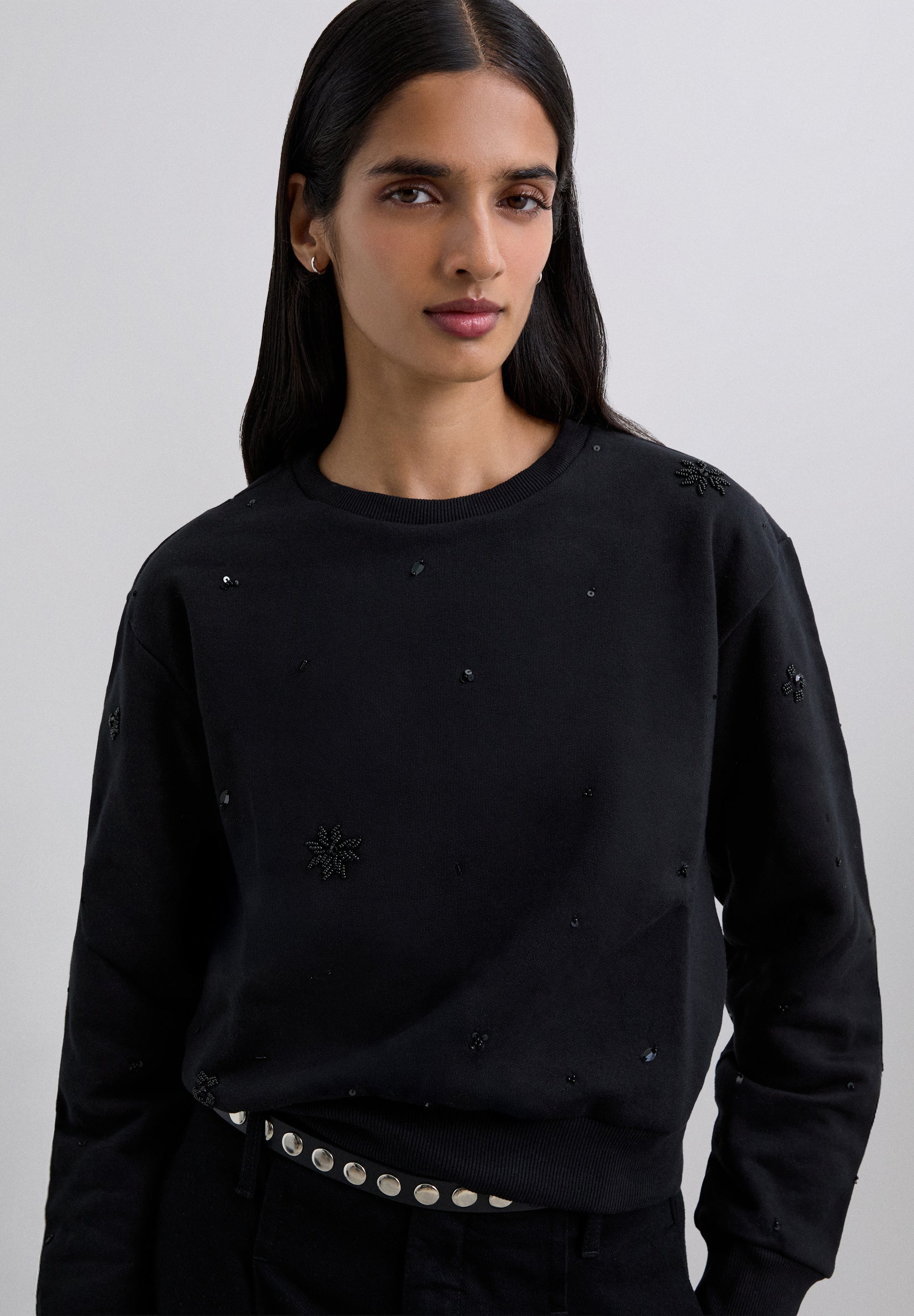 RHINESTONE EMBROIDERED SWEATSHIRT