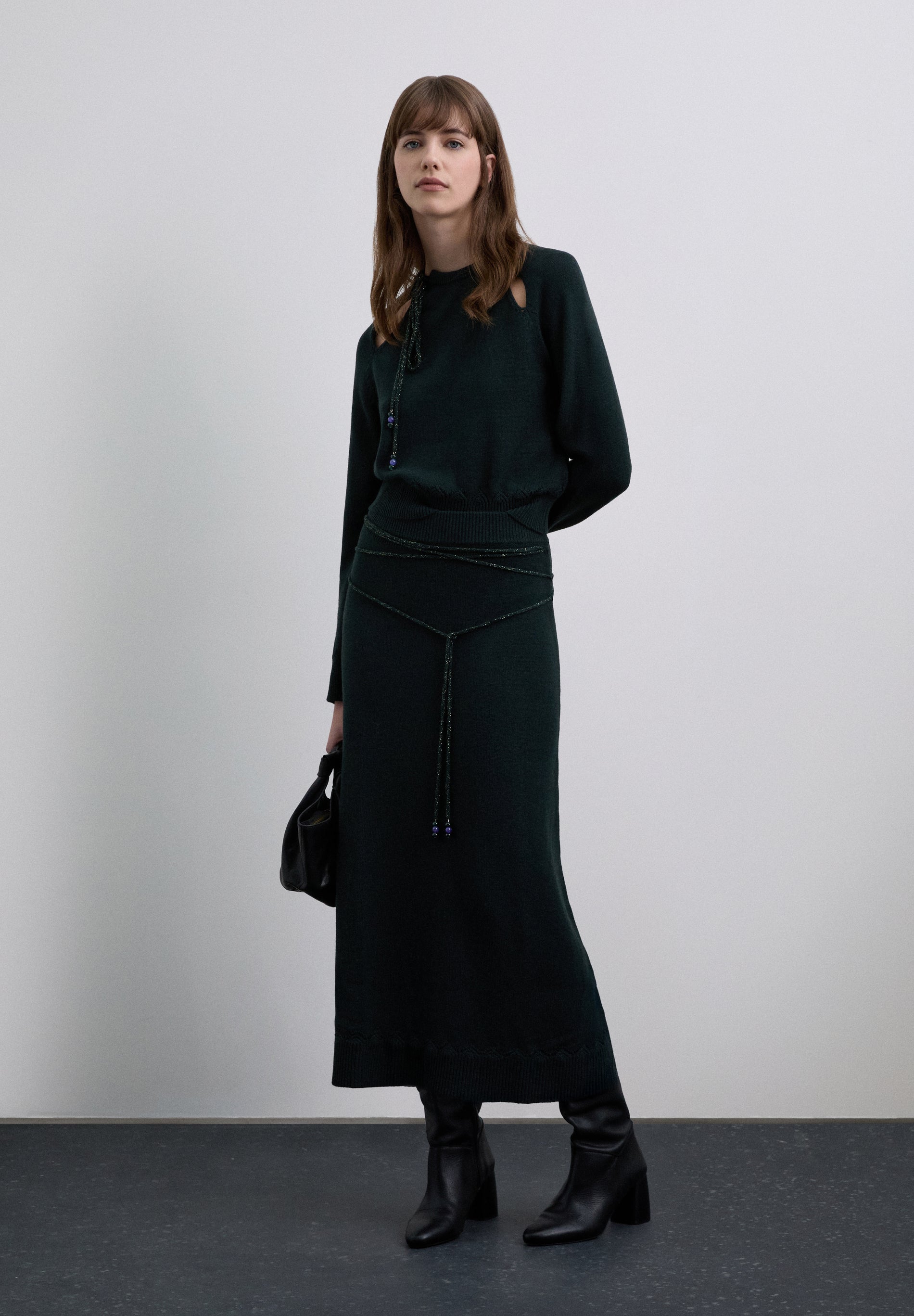 METALLIC-STRICKROCK MIT SCHNÜRUNG