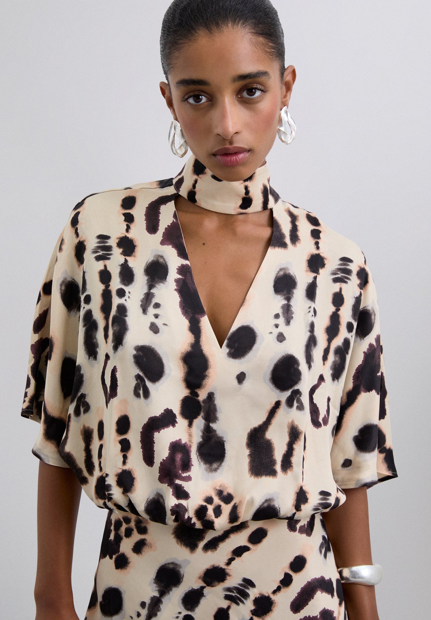 FLOWING SATIN SHIRT