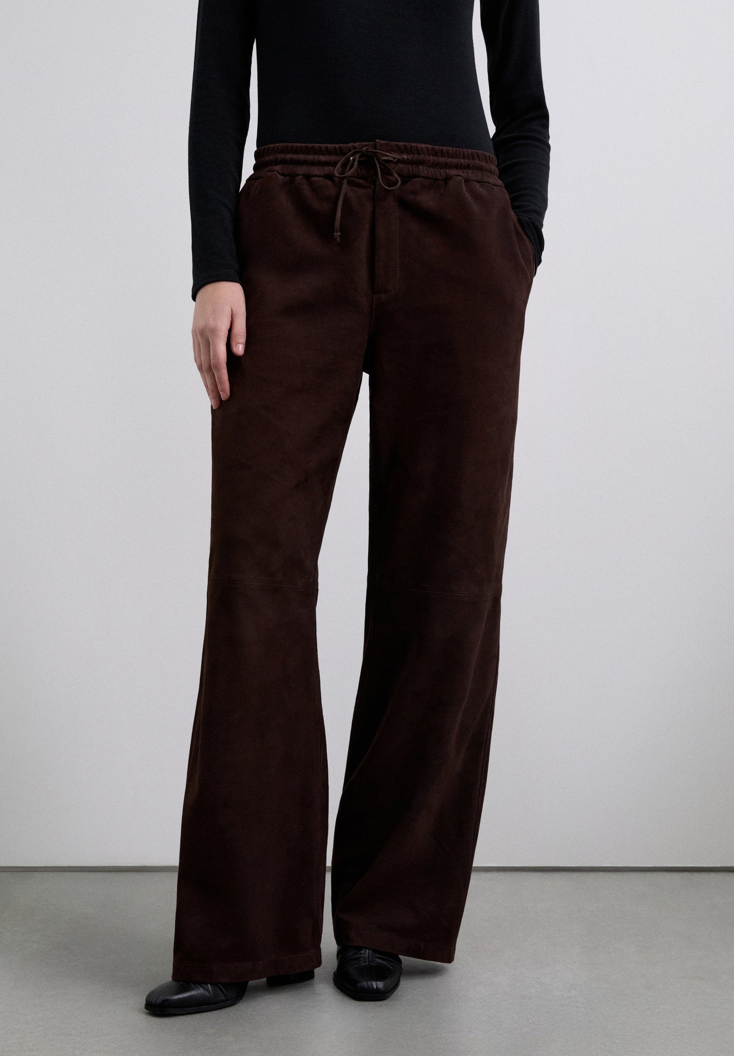 PANTALON EN DAIM