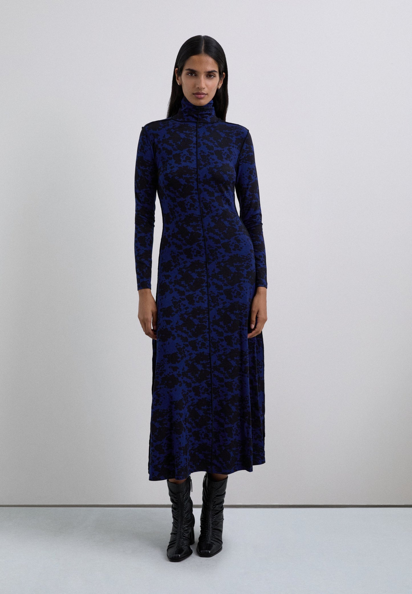 MIDIKLEID MIT ANIMALPRINT