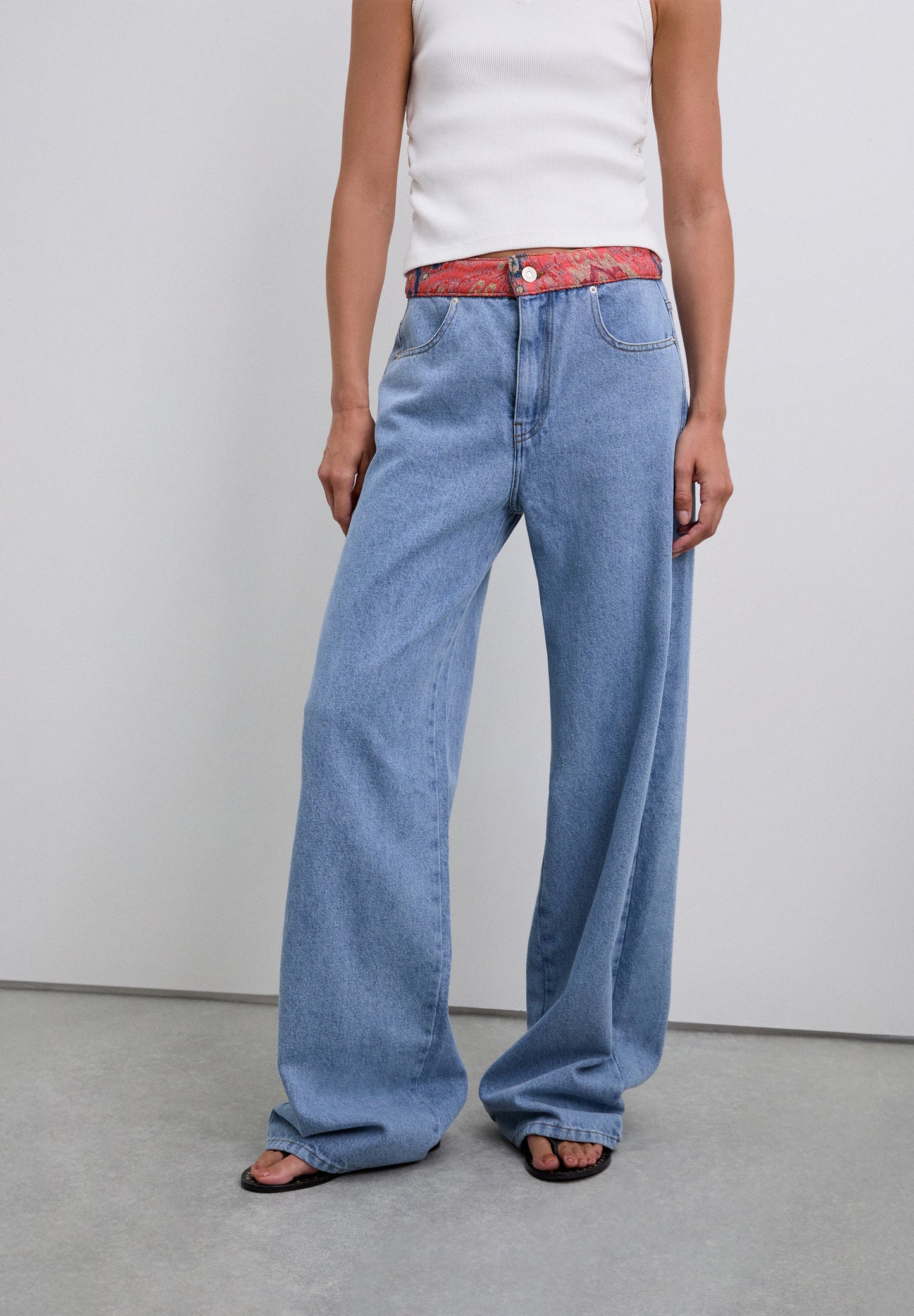 PANTALON DENIM TAILLE MOYENNE