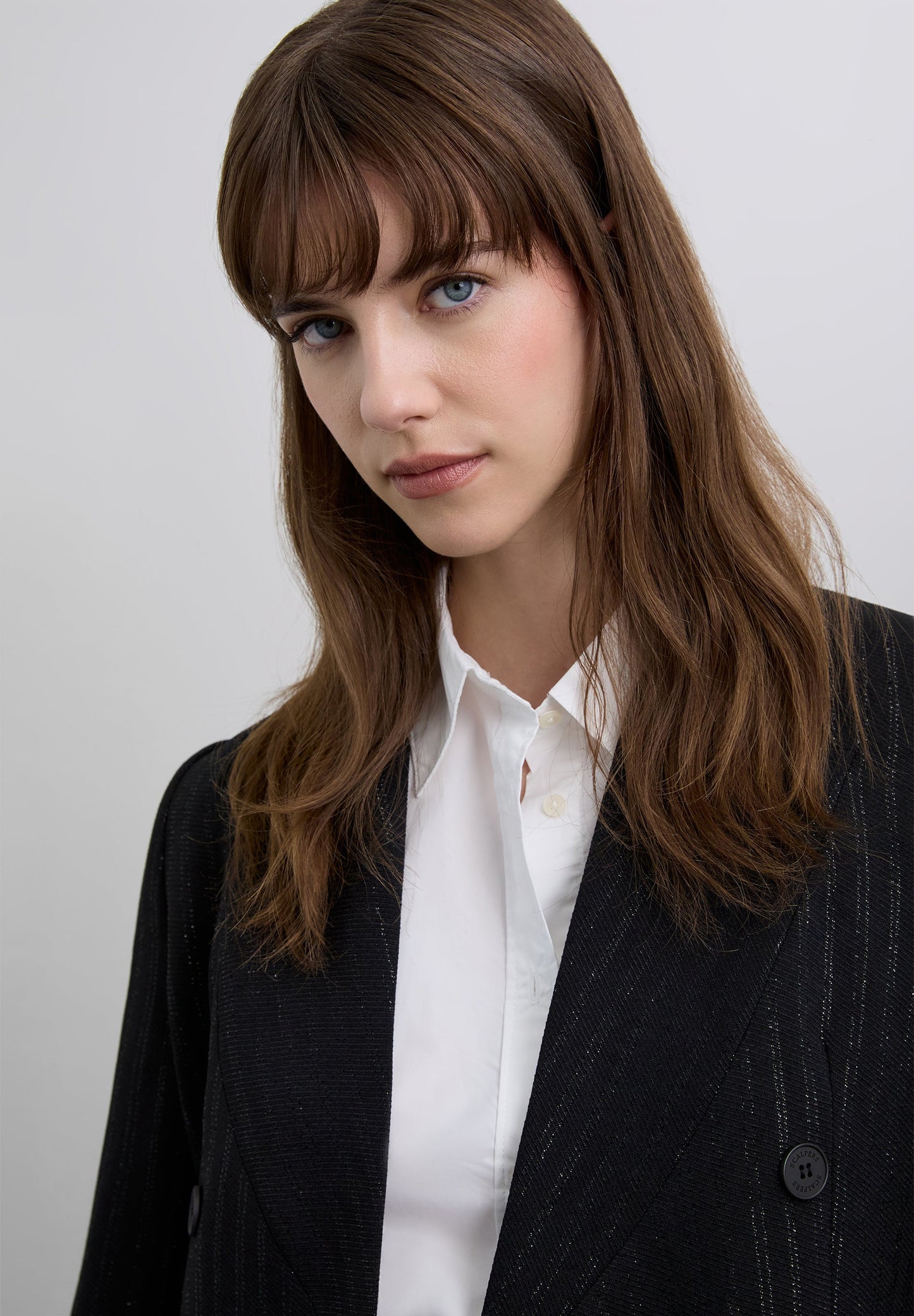 ÜBERKREUZTER BLAZER MIT NADELSTREIFEN