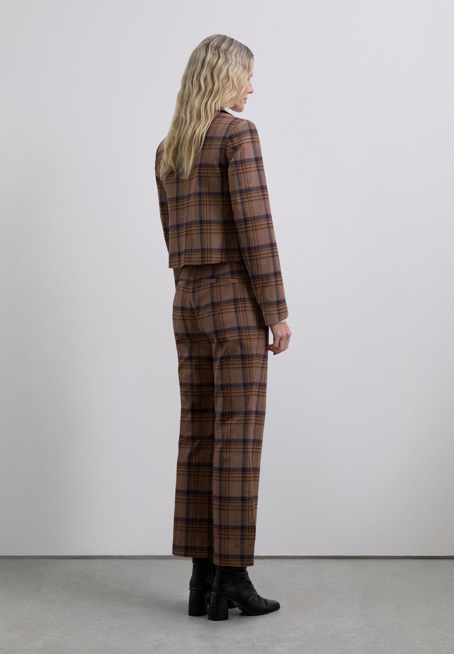 PANTALON ANKLE FLARE CARREAUX