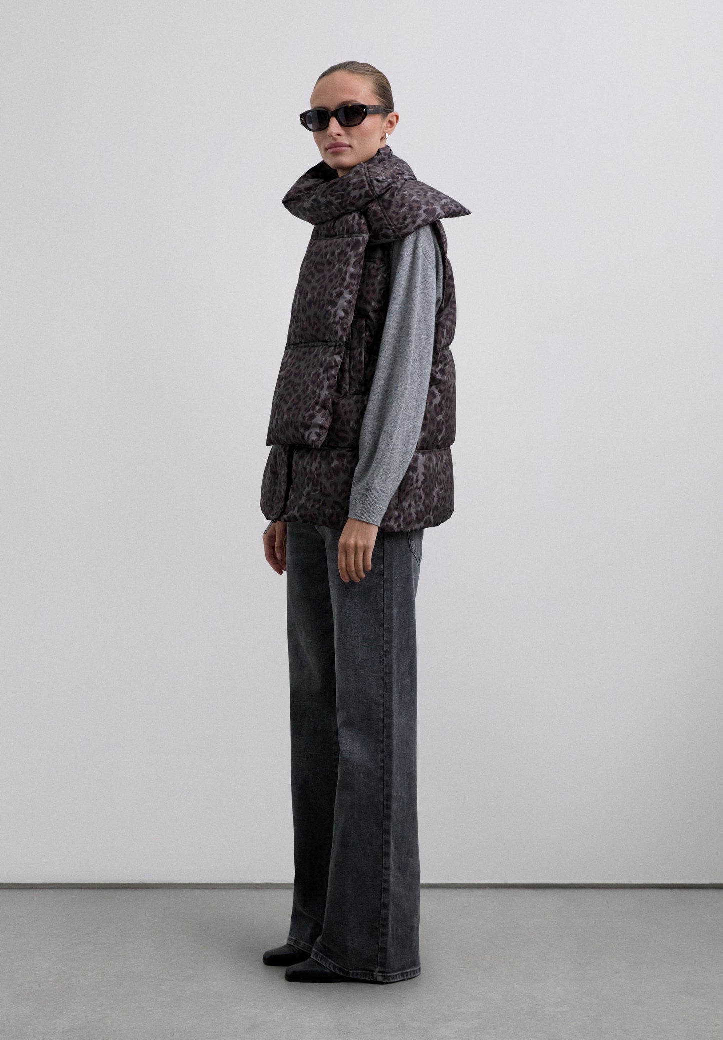 GILET SANS MANCHES MOTIF ANIMAL DÉMONTABLE