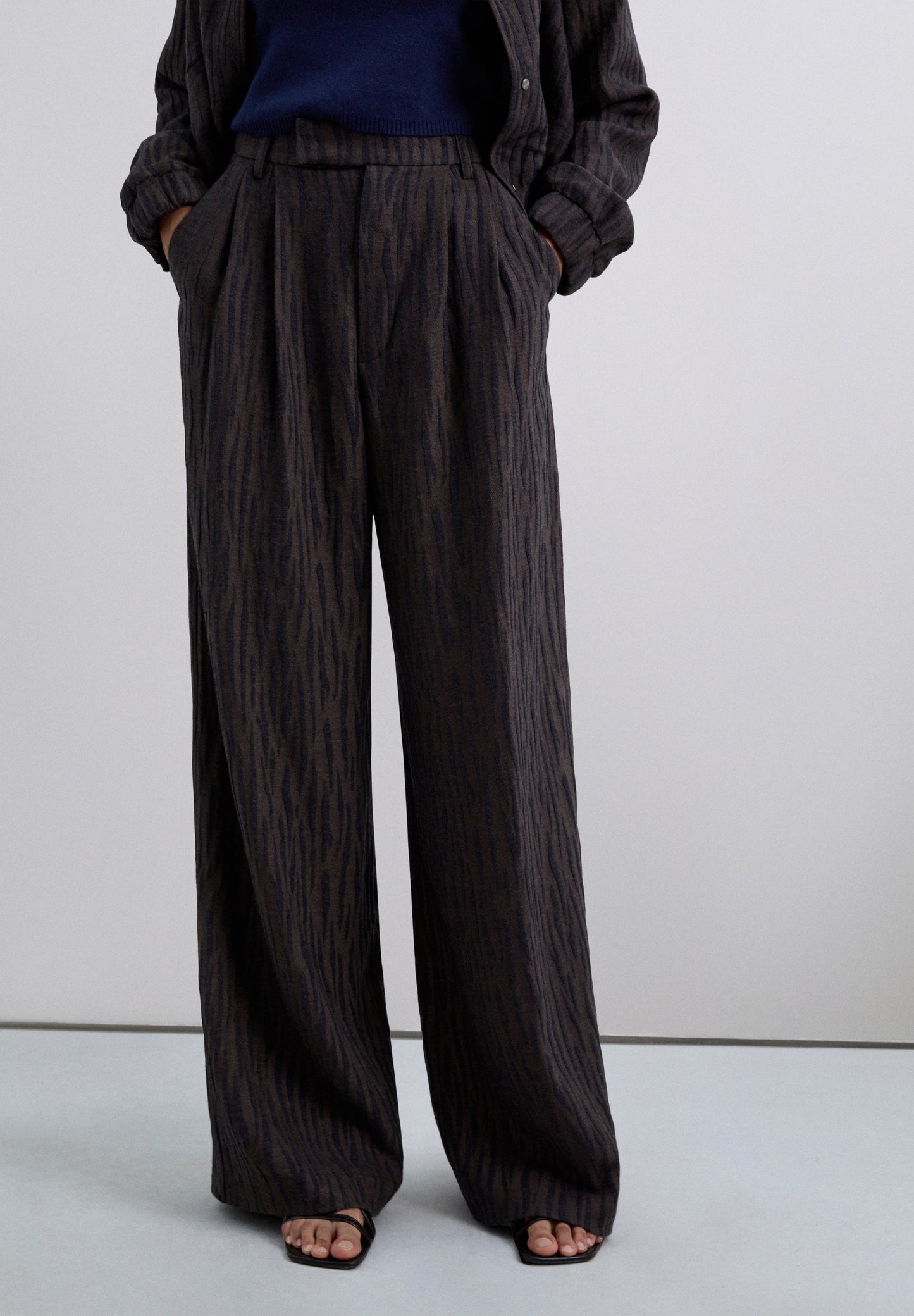 PANTALON JACQUARD MOTIF ANIMAL