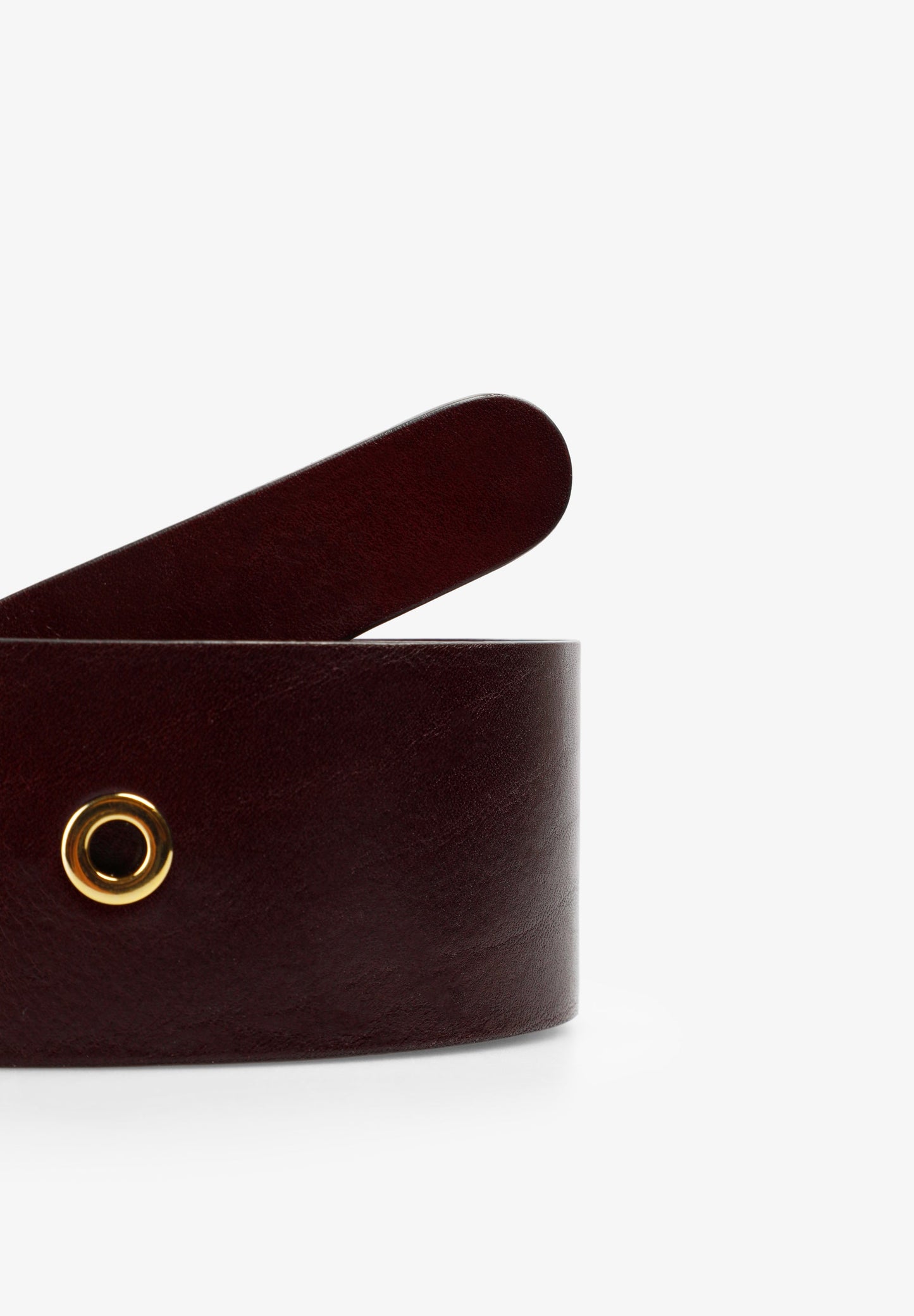 GÜRTEL IM SCHÄRPEN-STIL MIT NIETEN