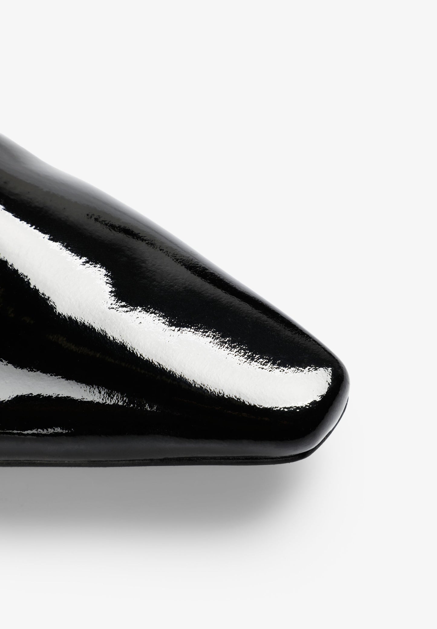 BOTTINES CUIR CLOUTÉES