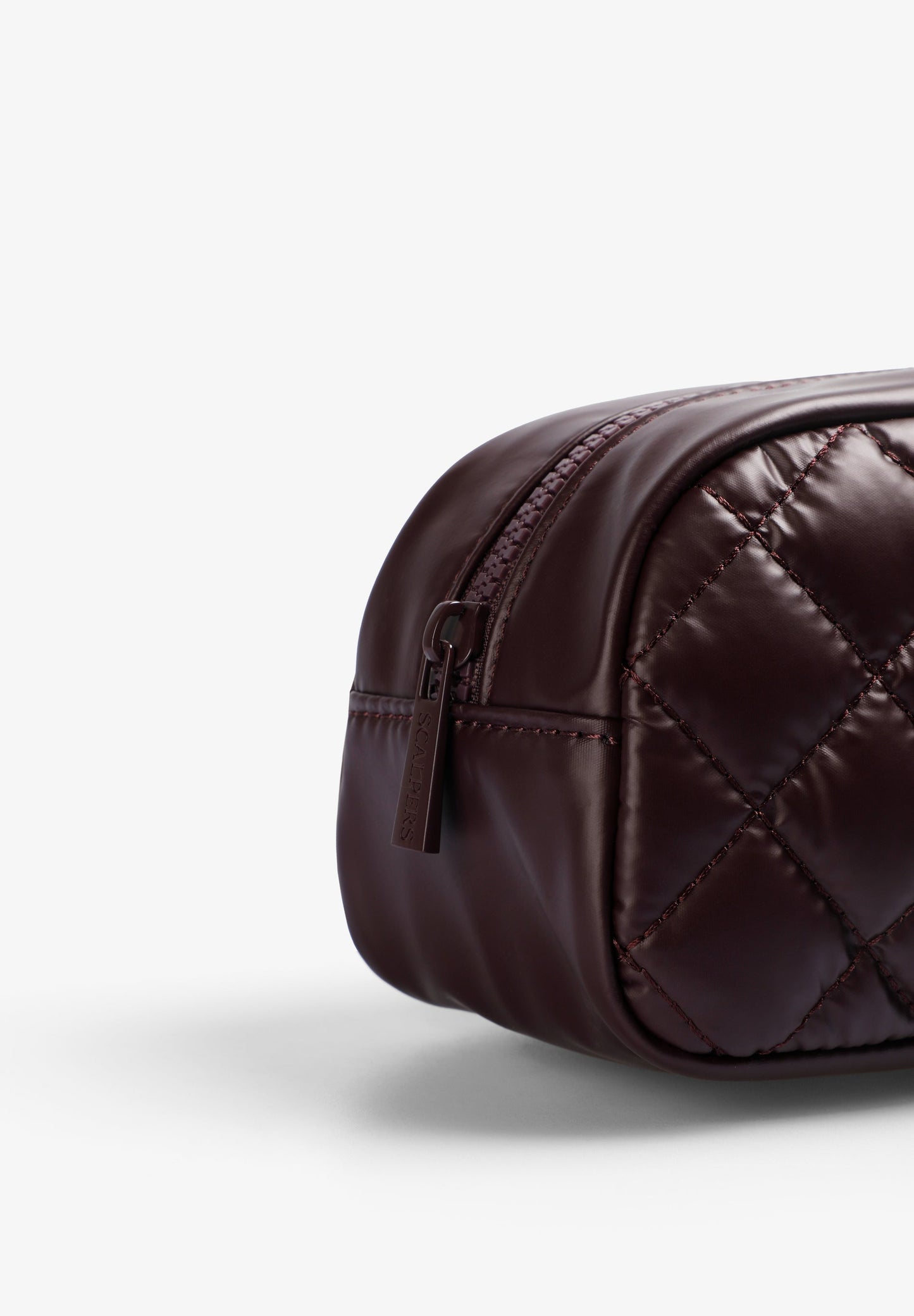 TROUSSE DE TOILETTE MATELASSÉE SKULL