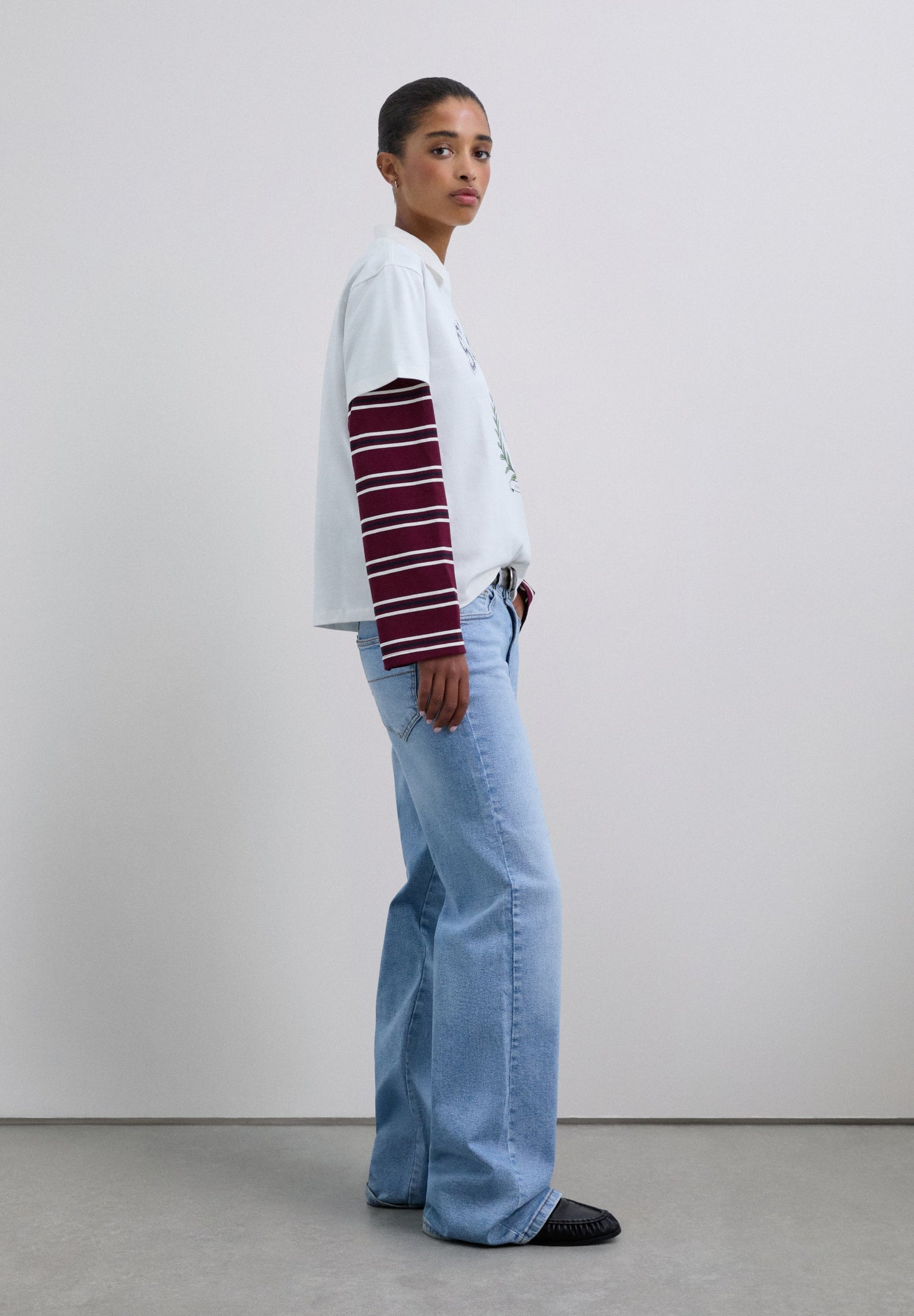 T-SHIRT AUS BAUMWOLLE MIT LOGO-PRINT