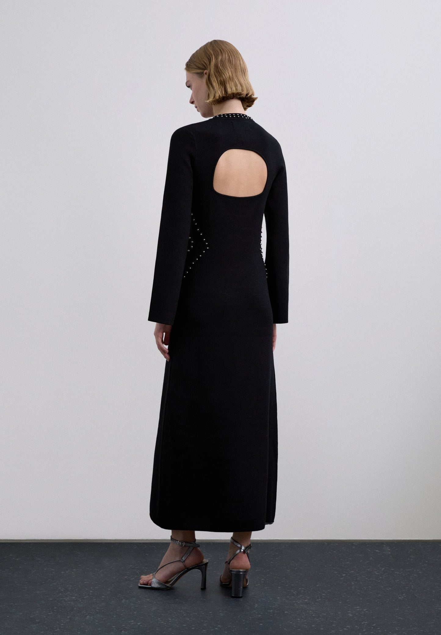 NIETEN-STRICKKLEID SCHLITZ