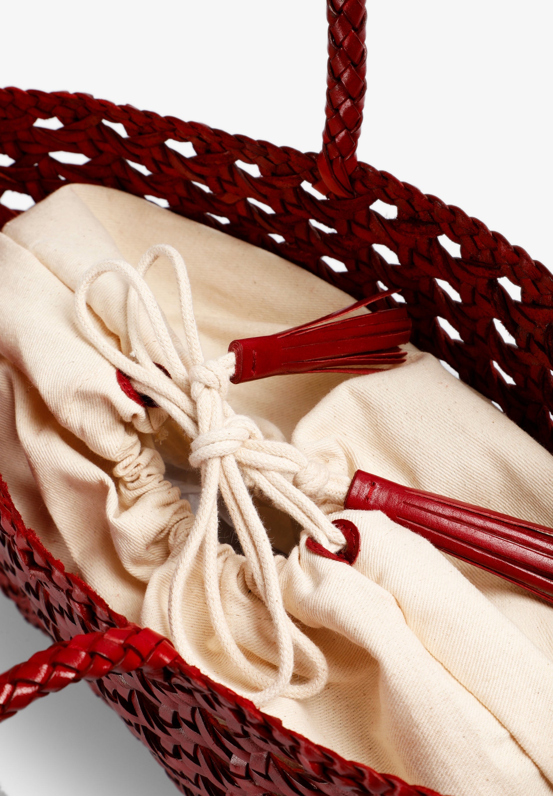 GEFLOCHTENE LEDERTASCHE