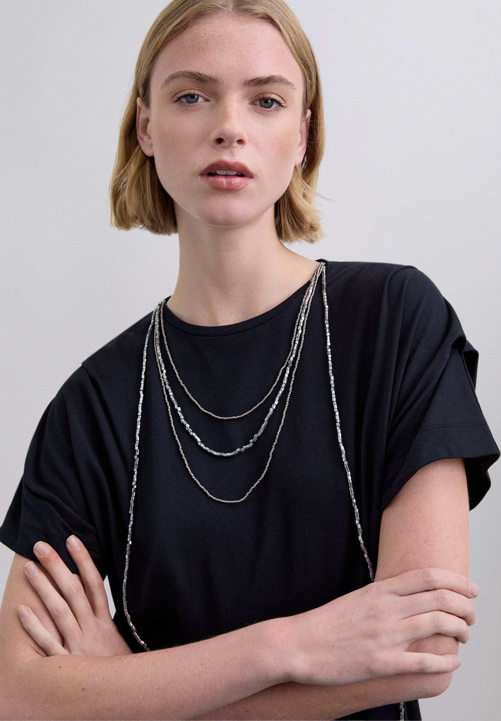 XM SCNECKLACE TEE - Scalpers