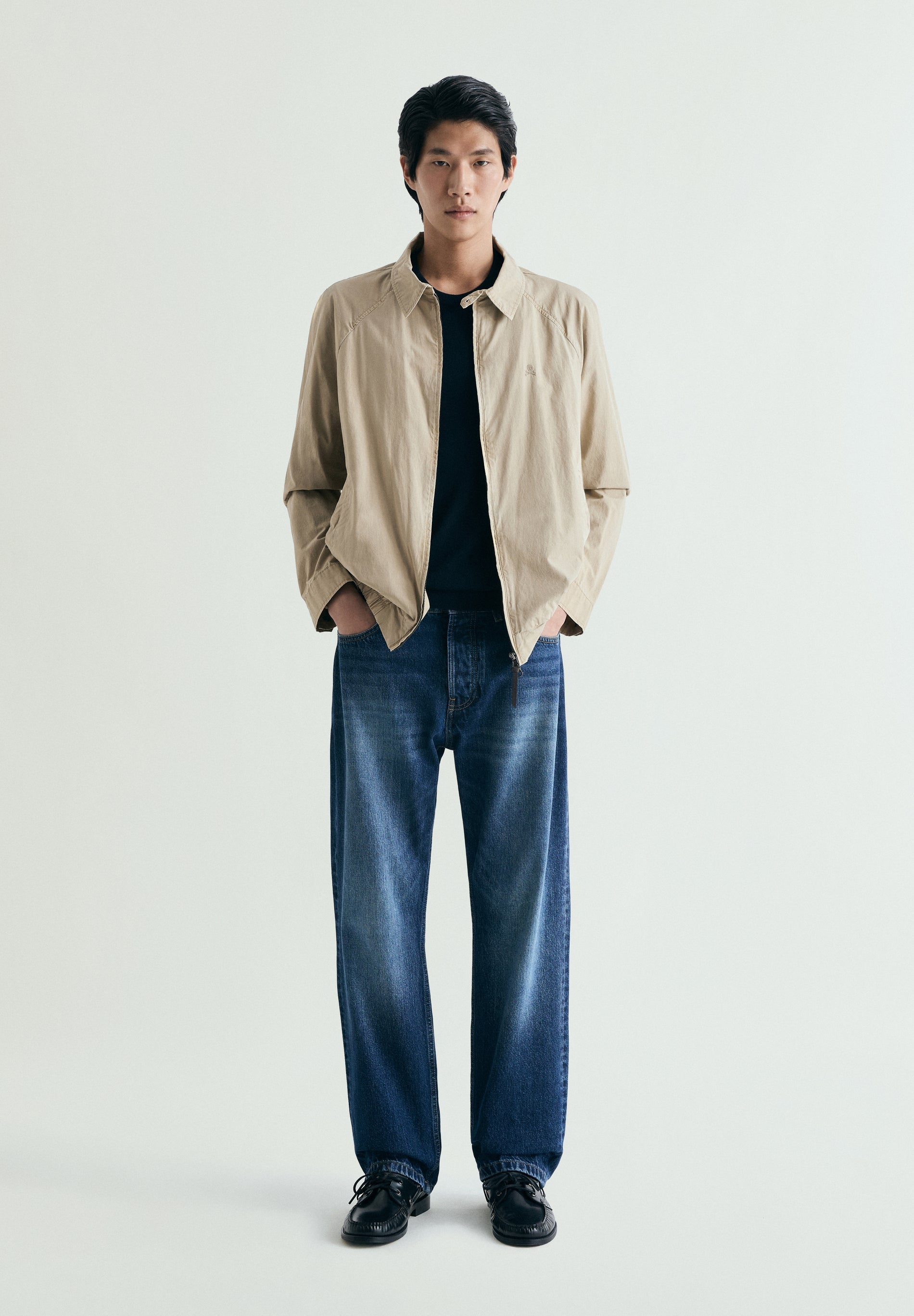 CARDIGAN IM BOMBERJACKEN-STIL MIT STICKEREI