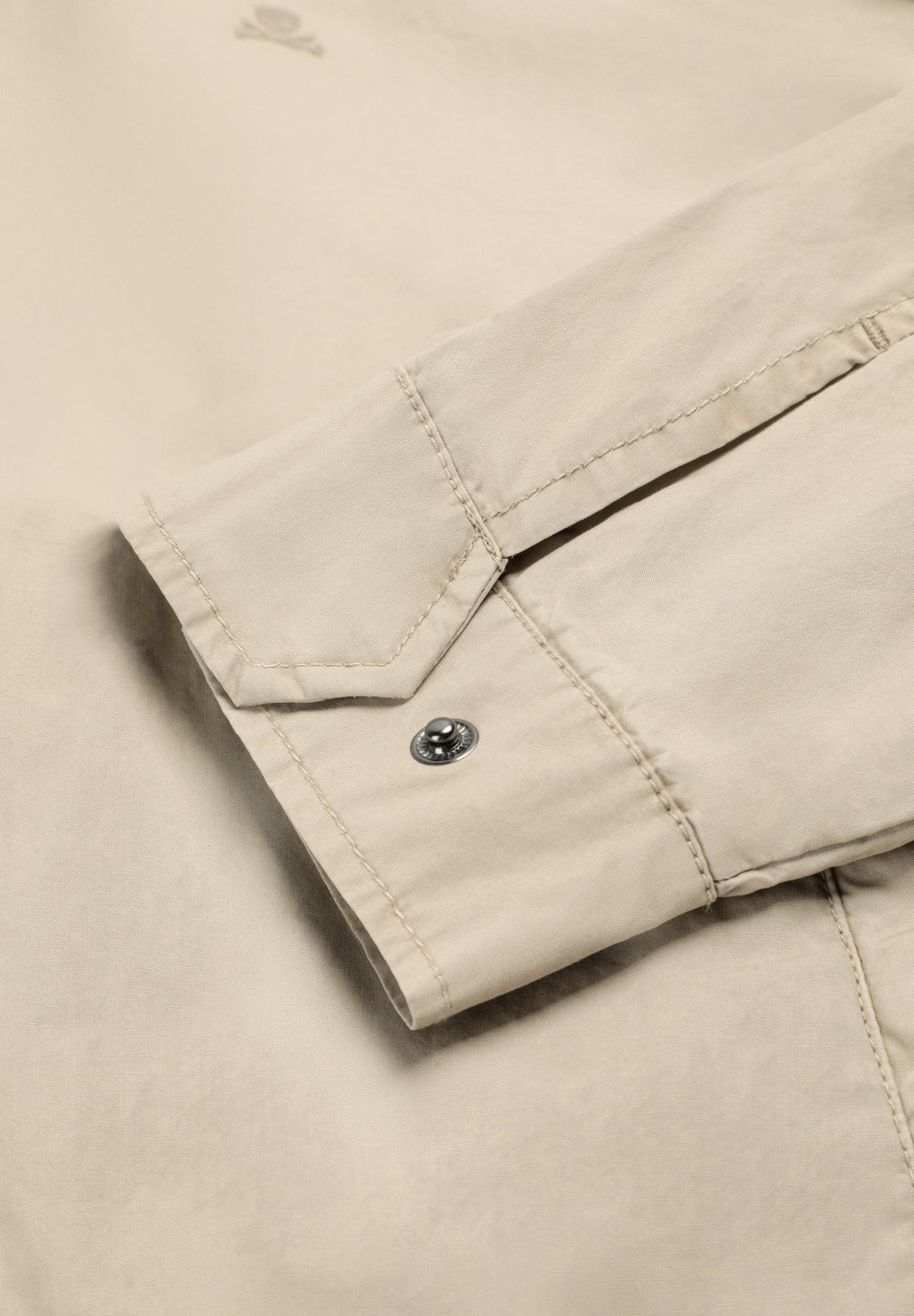 CARDIGAN IM BOMBERJACKEN-STIL MIT STICKEREI