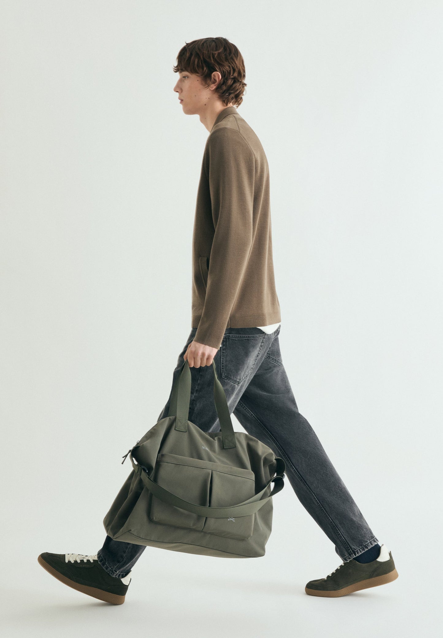 VESTE TECHNIQUE AVEC FERMETURE ÉCLAIR