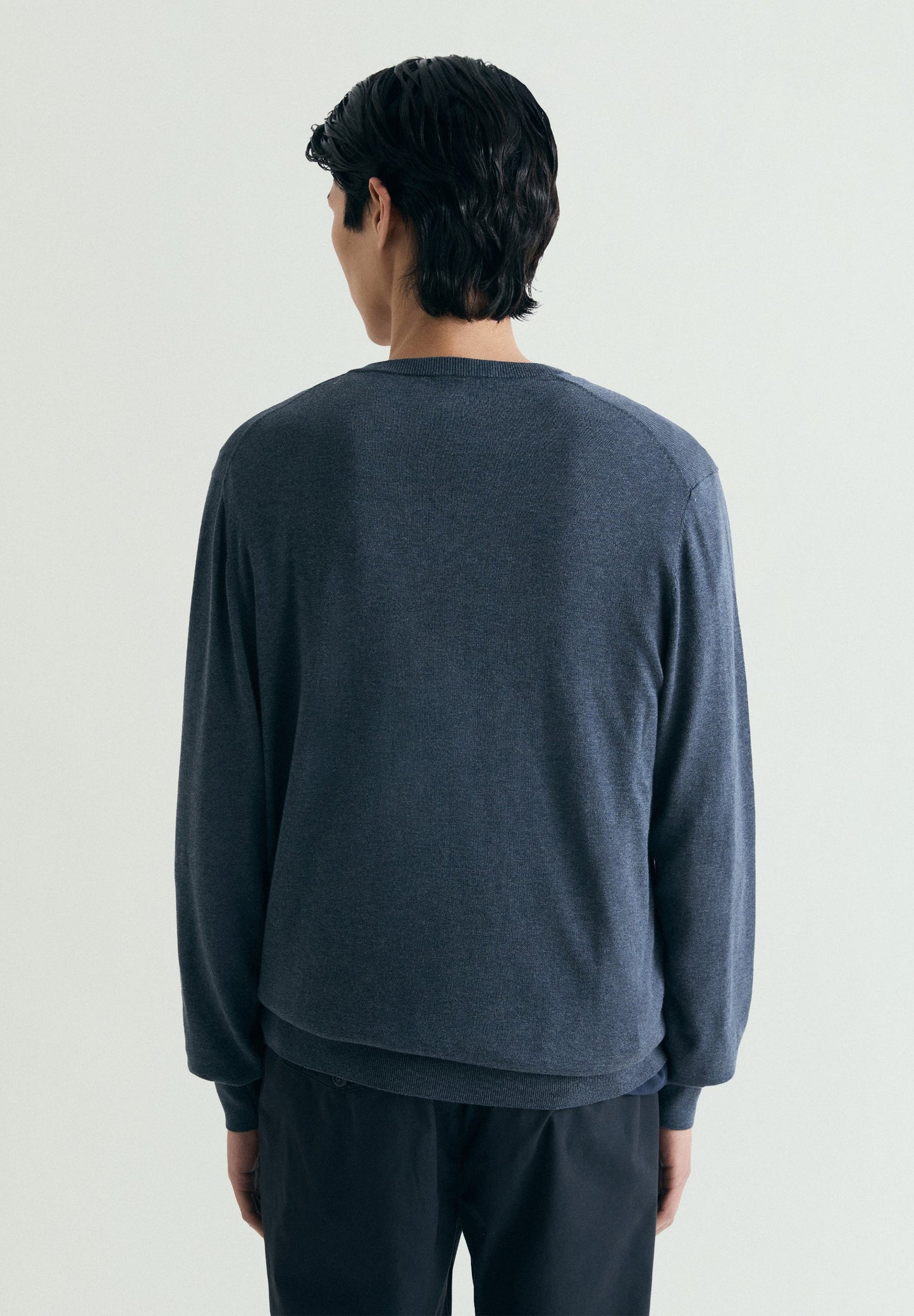 MAGLIA SUPIMA RICAMO TONO SU TONO
