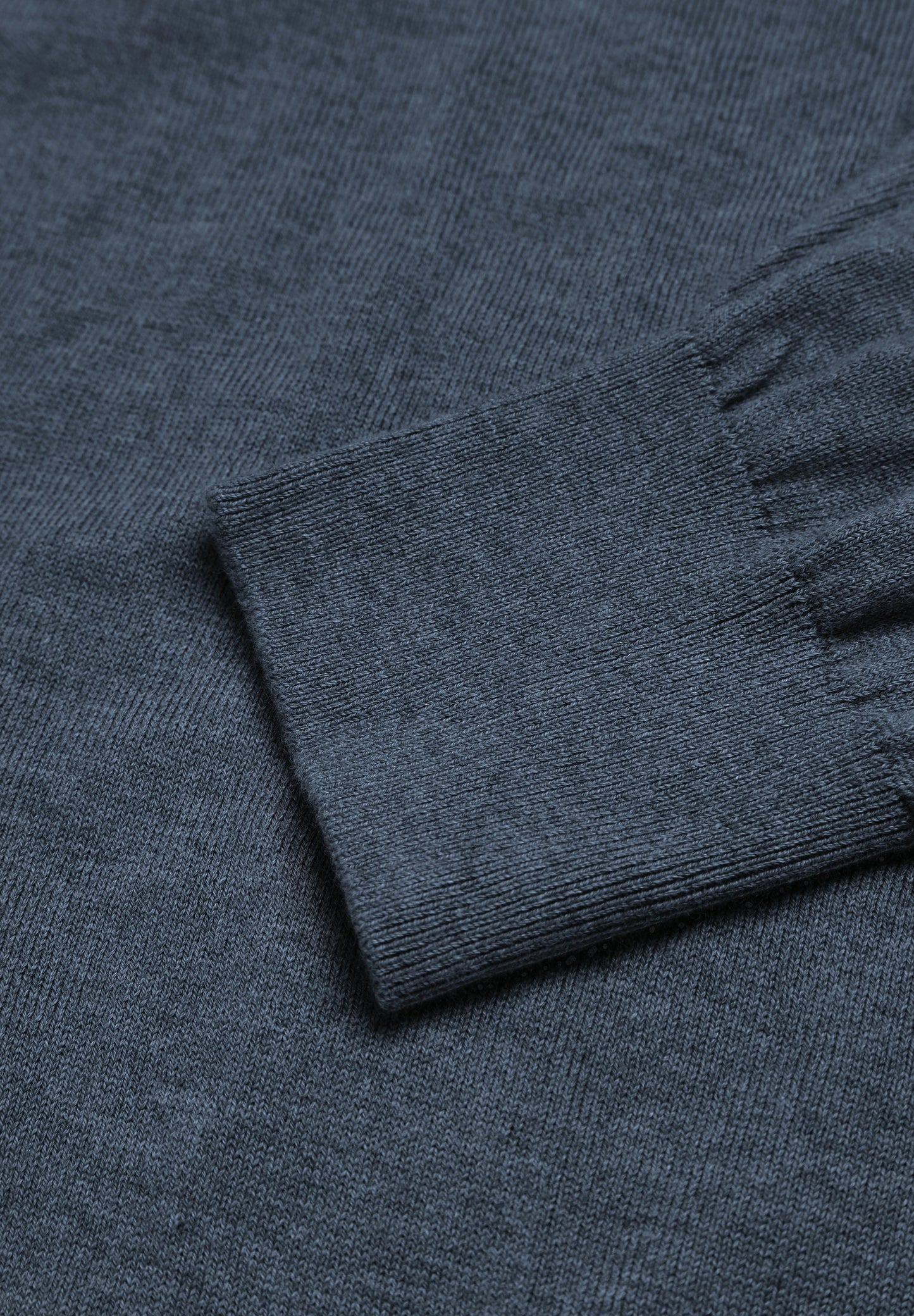 MAGLIA SUPIMA RICAMO TONO SU TONO
