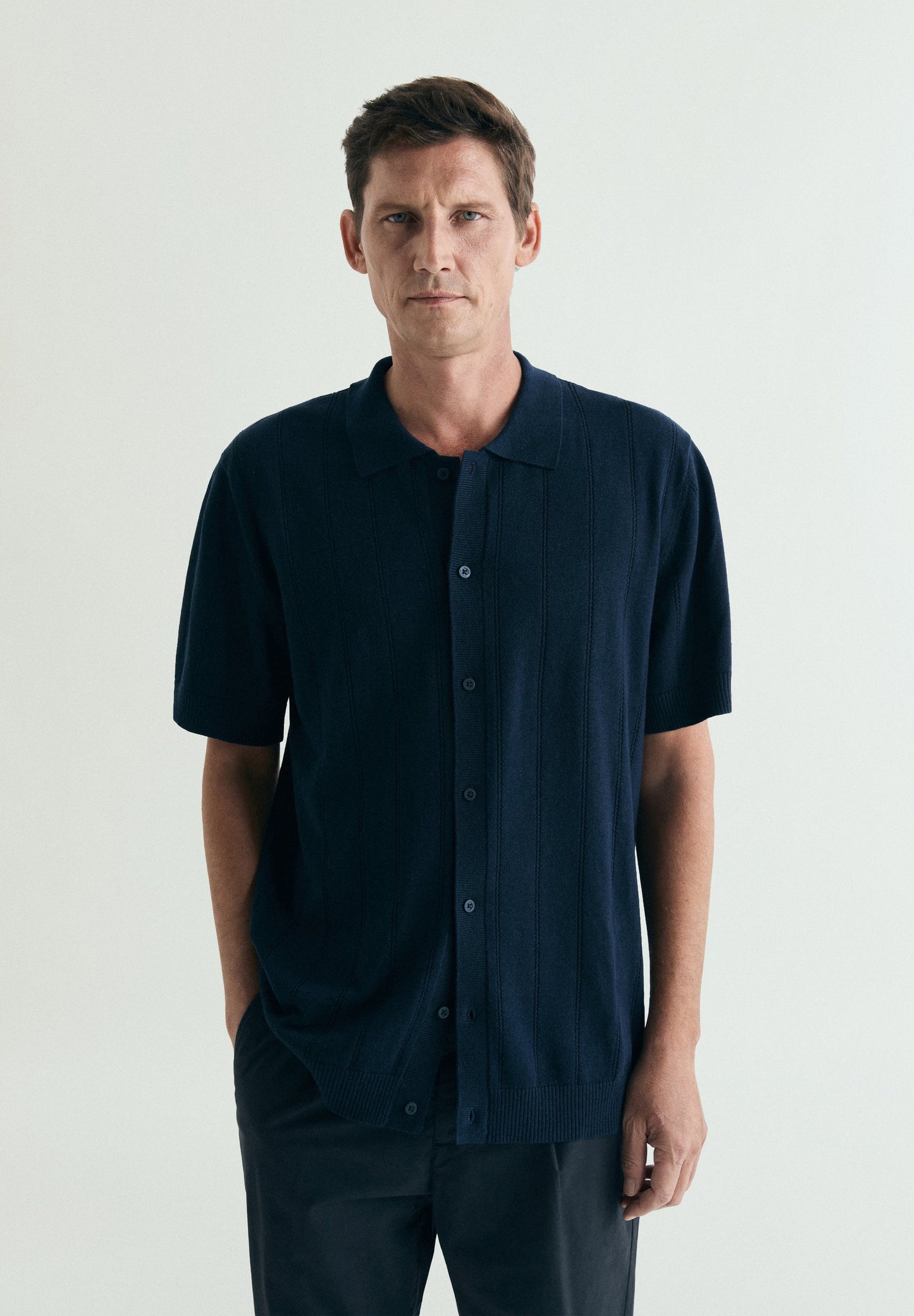 TRIKOT-POLOSHIRT MIT KNÖPFEN