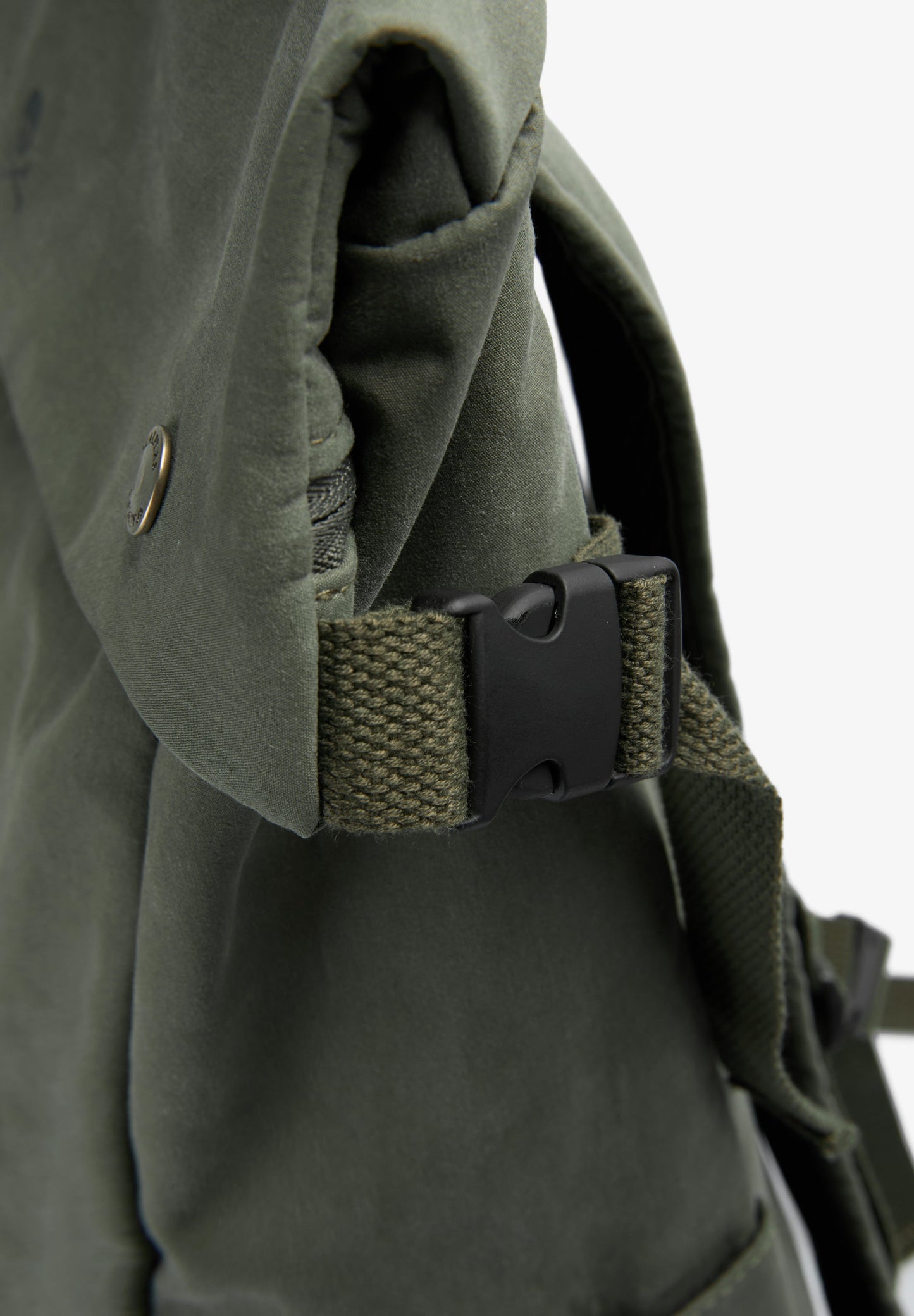 BACKPACK WITH POCKET AND BUTTONS