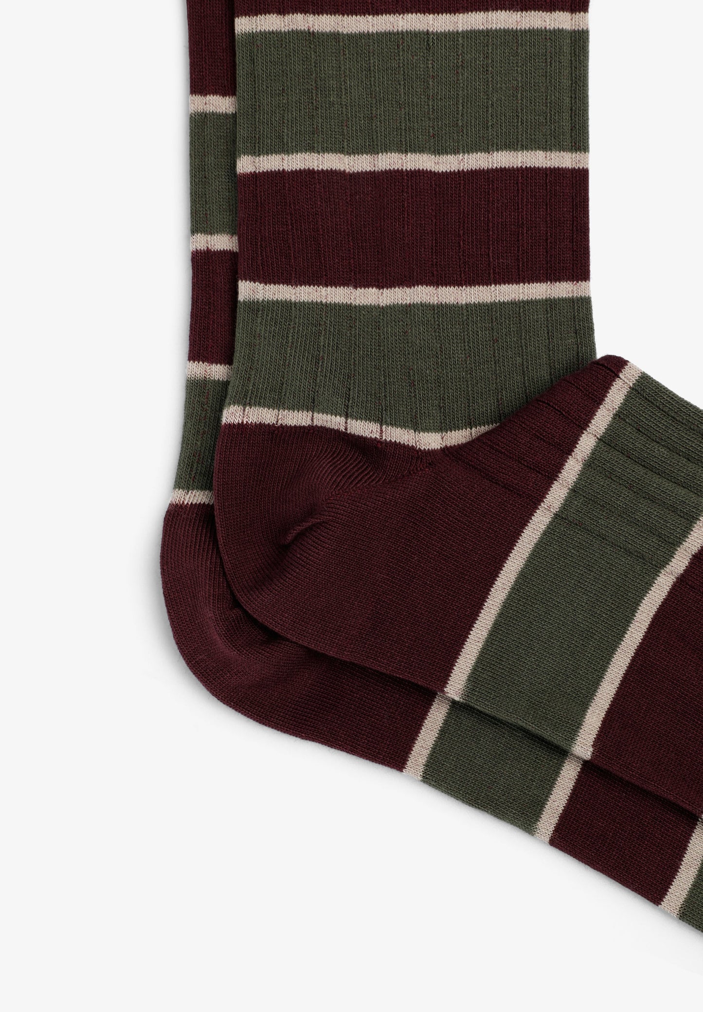 CONTRAST STRIPED SOCKS