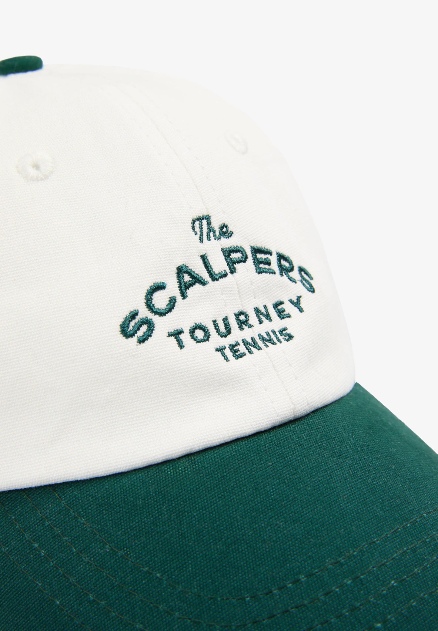 CAP WITH CONTRAST VISOR