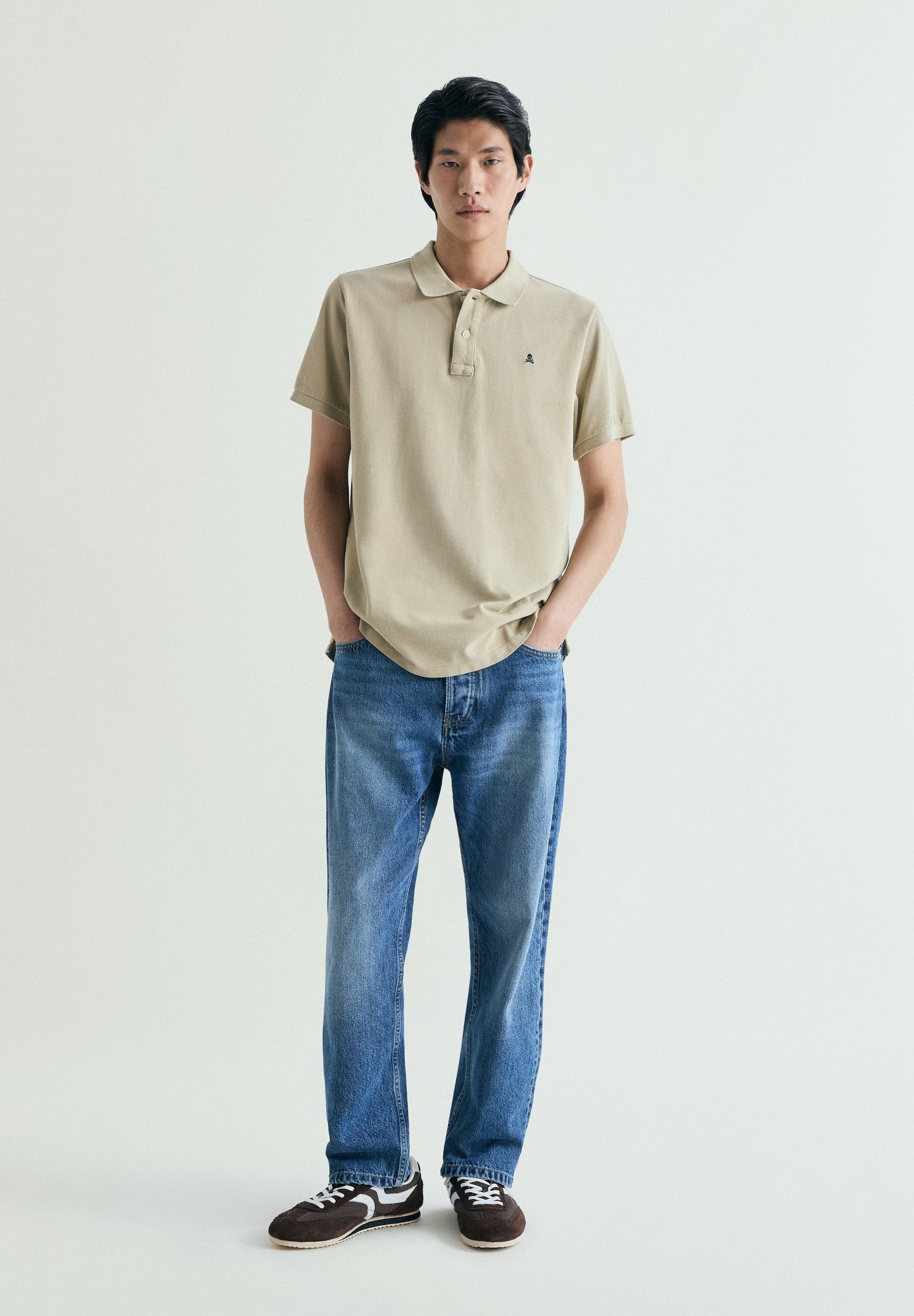 PIKEE-POLOSHIRT MIT FARBLICH ABGESETZTER STICKEREI