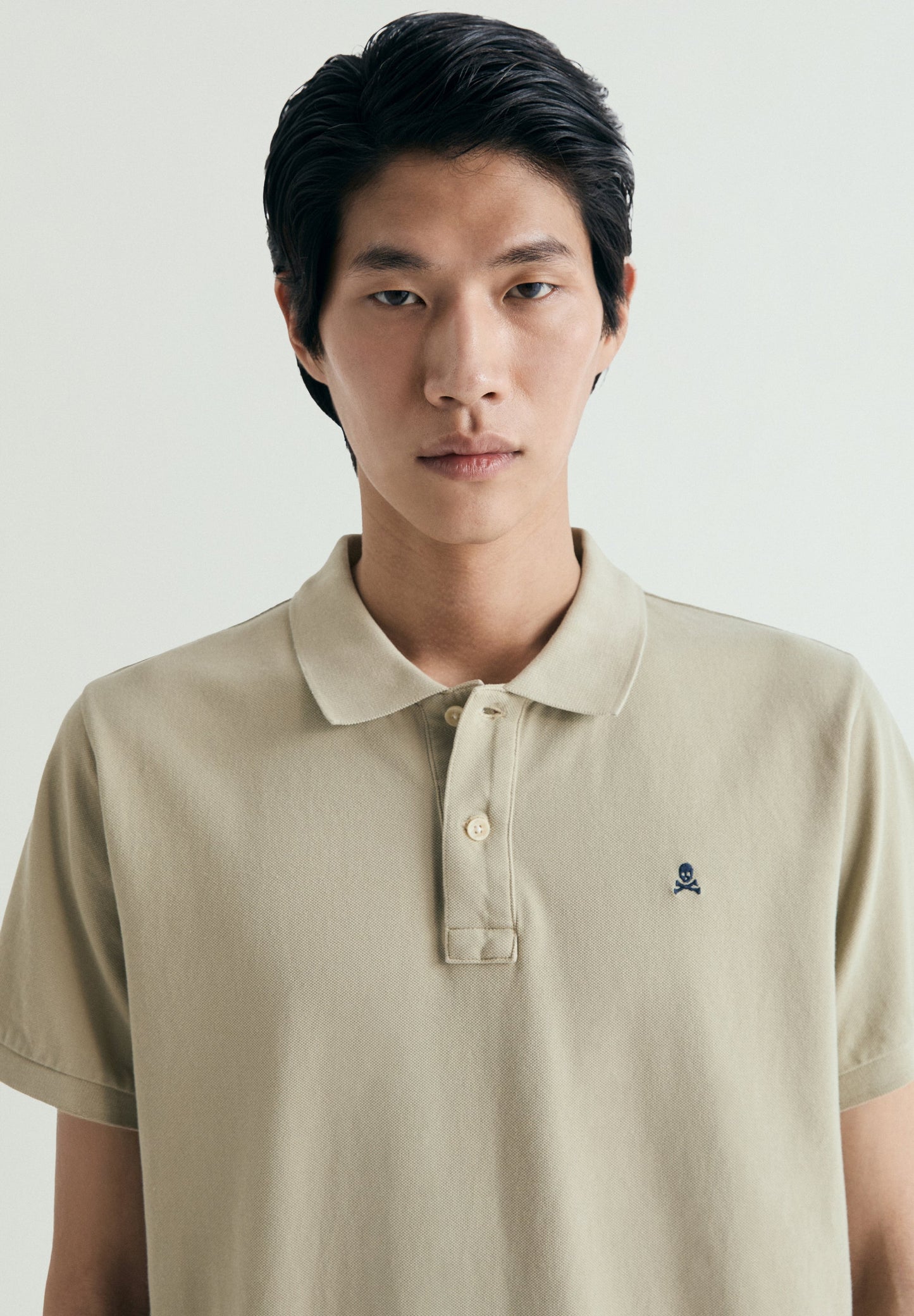 PIKEE-POLOSHIRT MIT FARBLICH ABGESETZTER STICKEREI