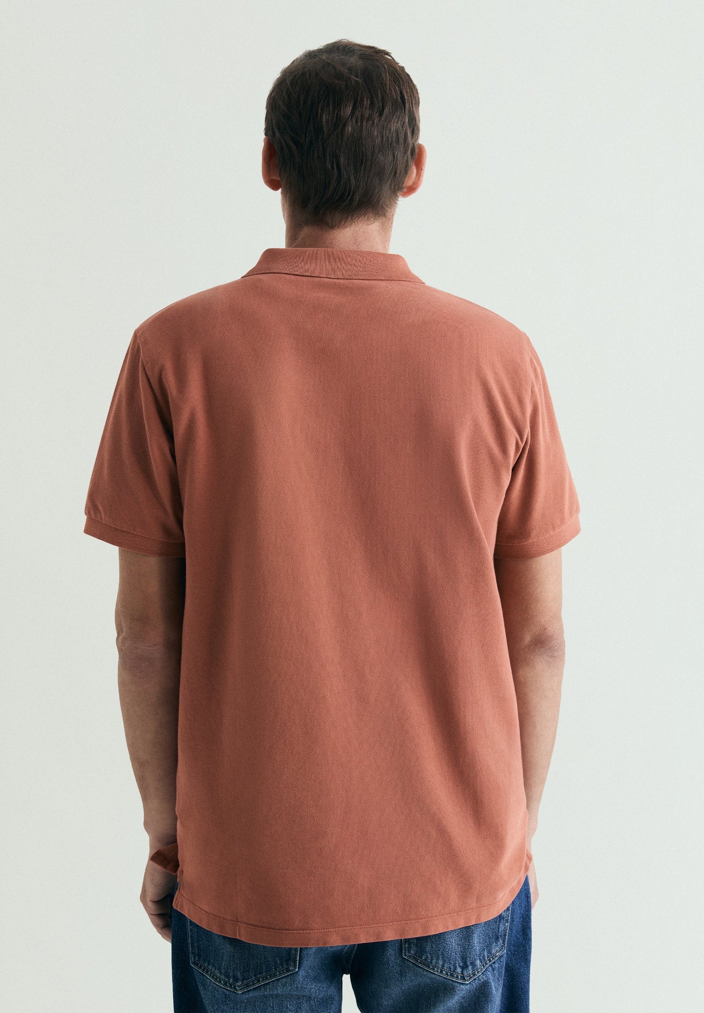 PIKEE-POLOSHIRT MIT FARBLICH ABGESETZTER STICKEREI