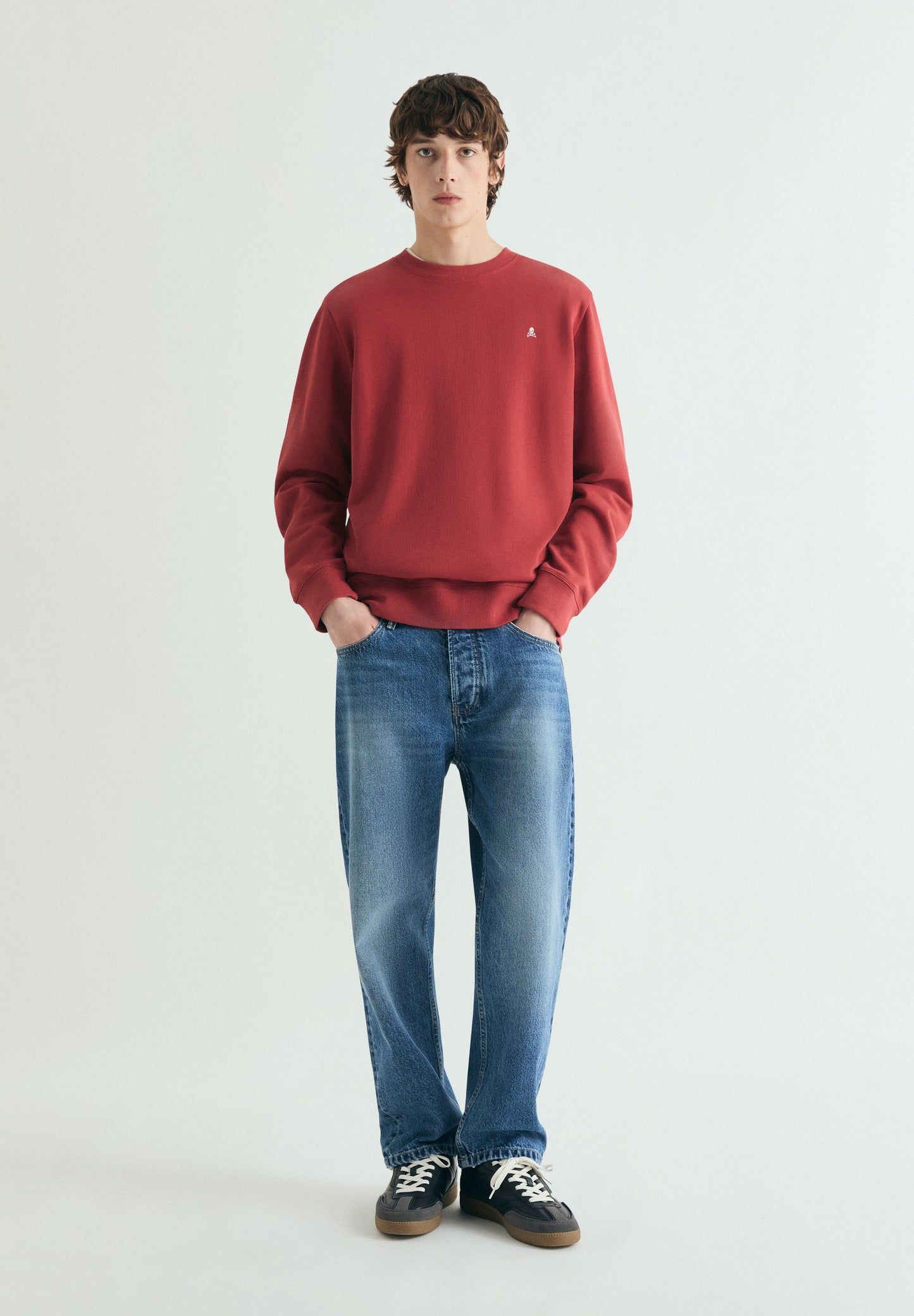 SWEAT BRODÉ CONTRASTANT