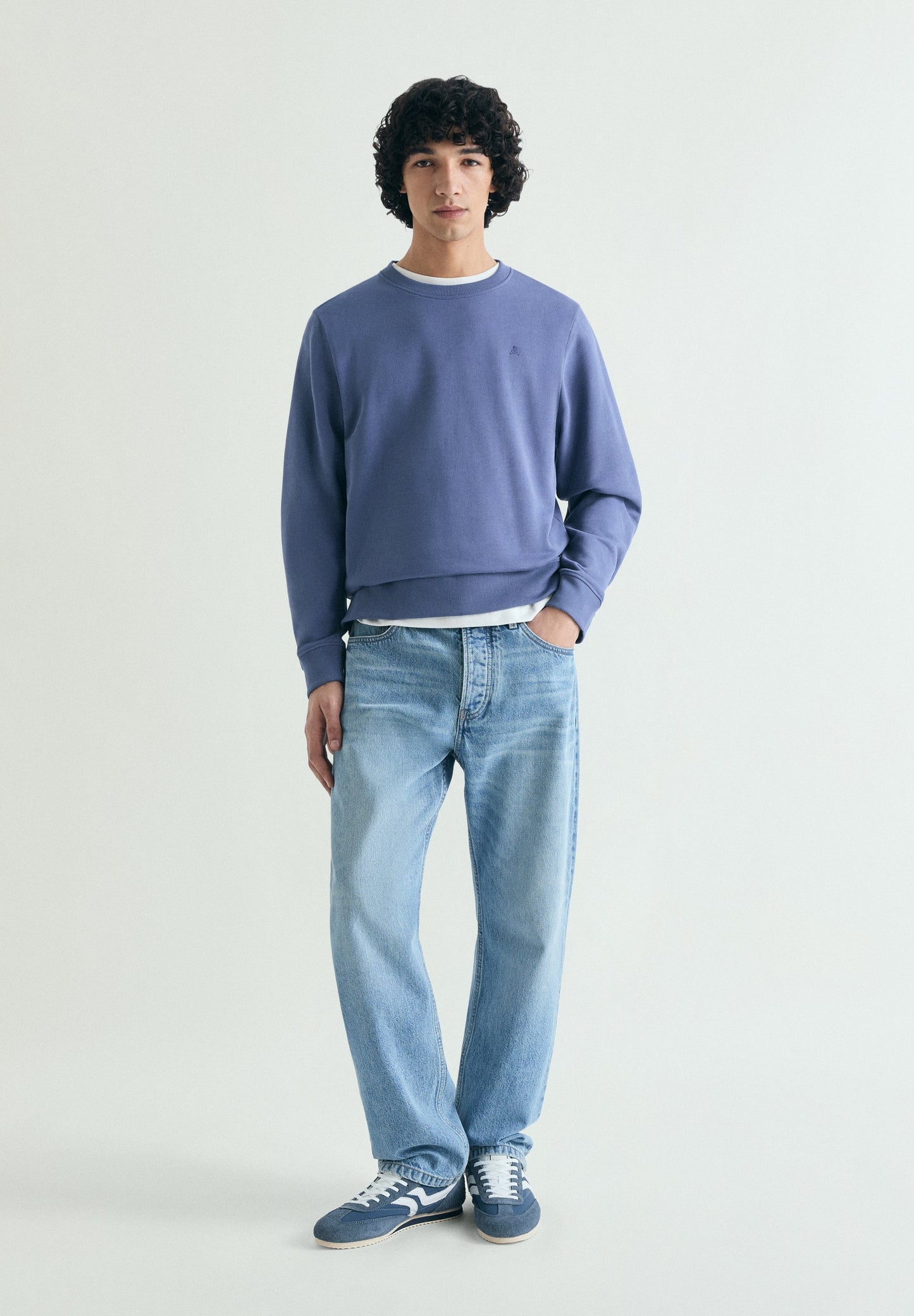 WASHED EMBROIDERED SWEATSHIRT