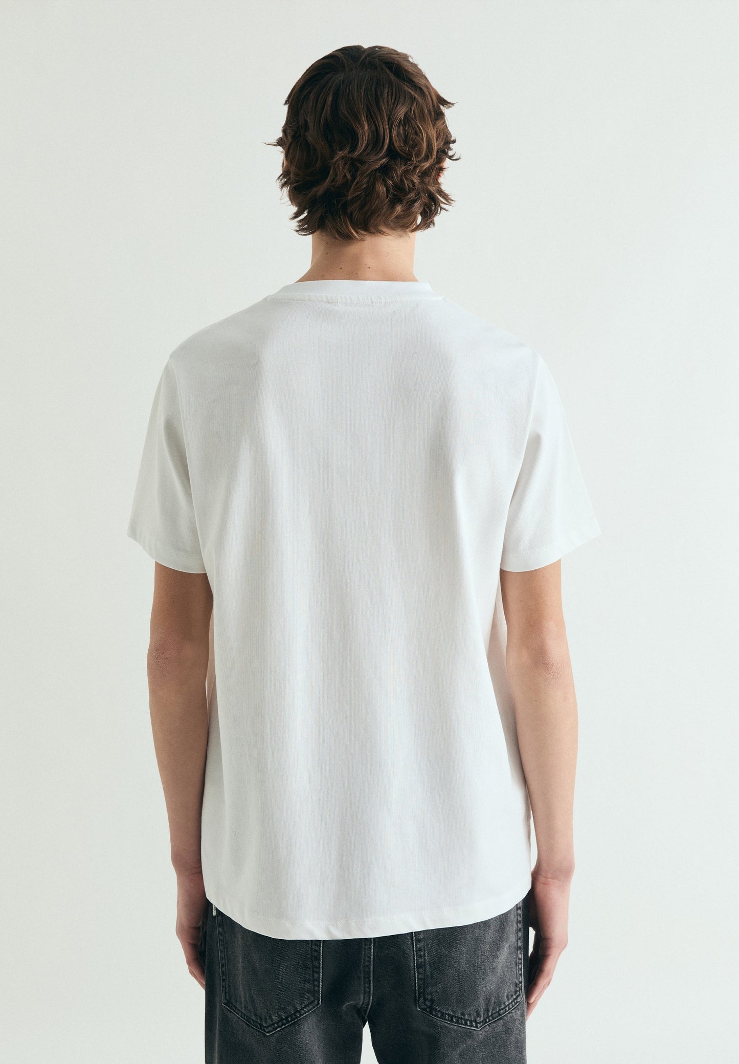 MITTELSCHWERES T-SHIRT MIT STICKEREI