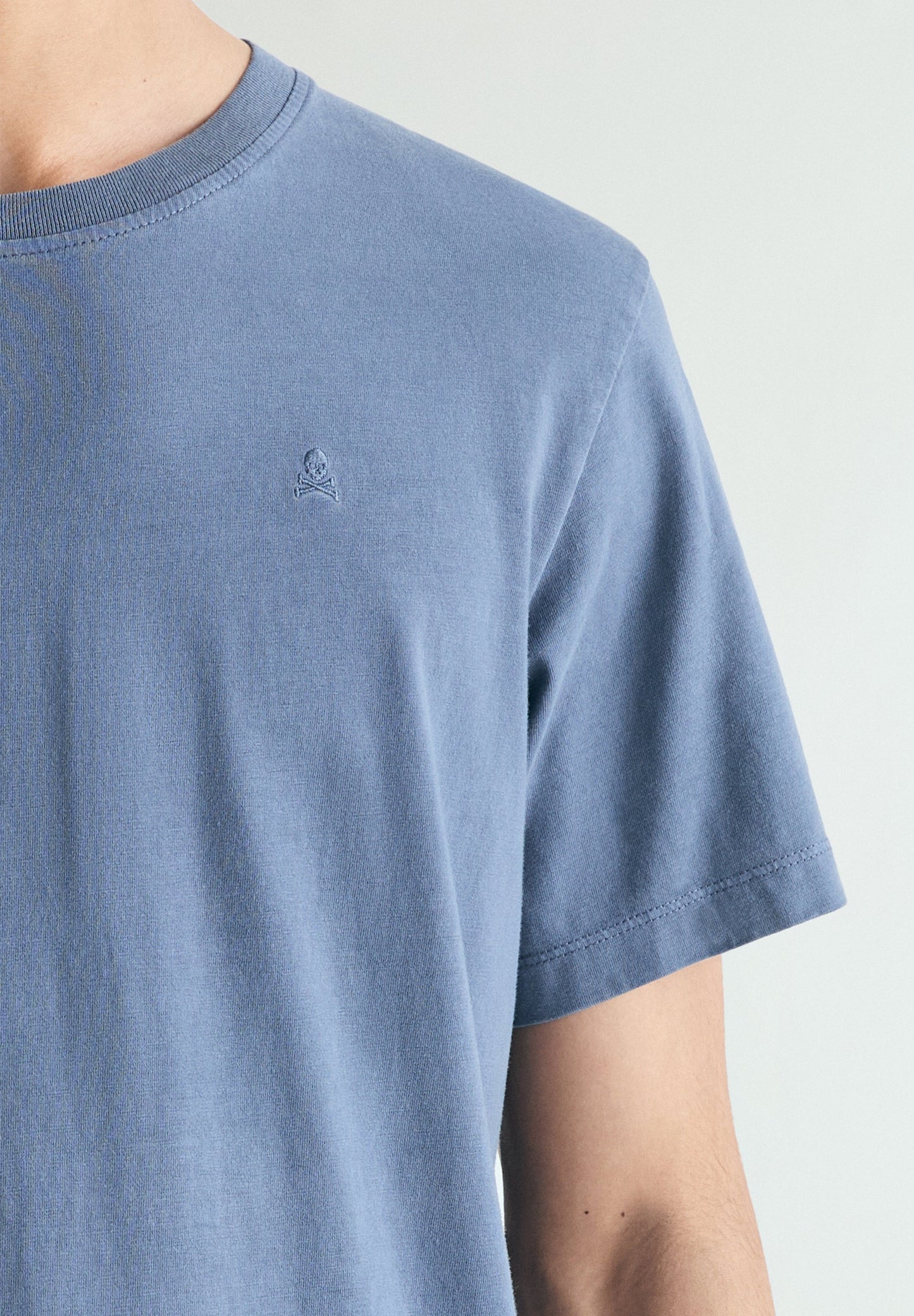 REGULAR FIT EMBROIDERED T-SHIRT