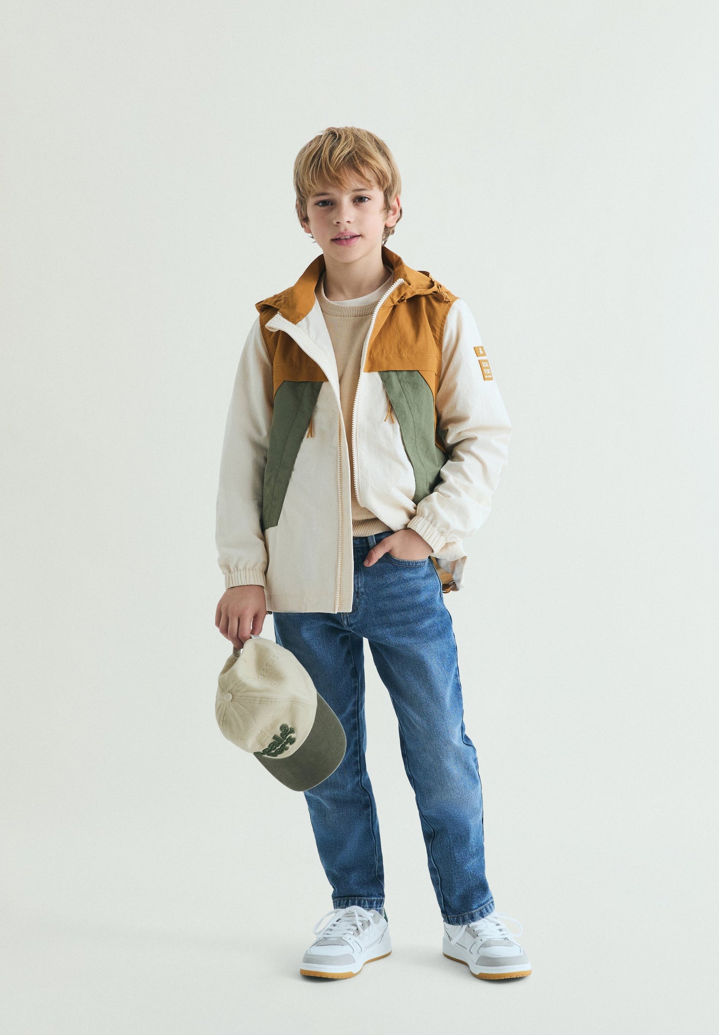 MANTEAU TECHNIQUE COLOR BLOCK AVEC CAPUCHE