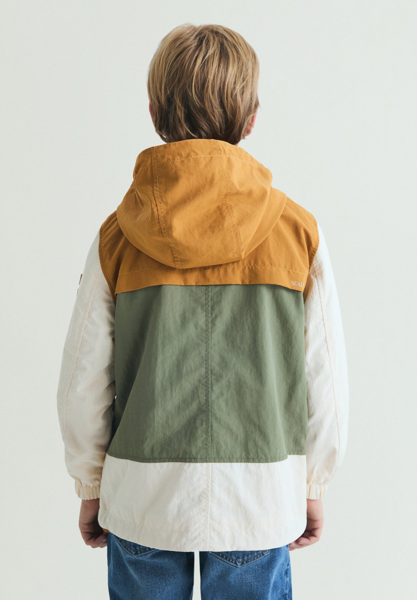 MANTEAU TECHNIQUE COLOR BLOCK AVEC CAPUCHE