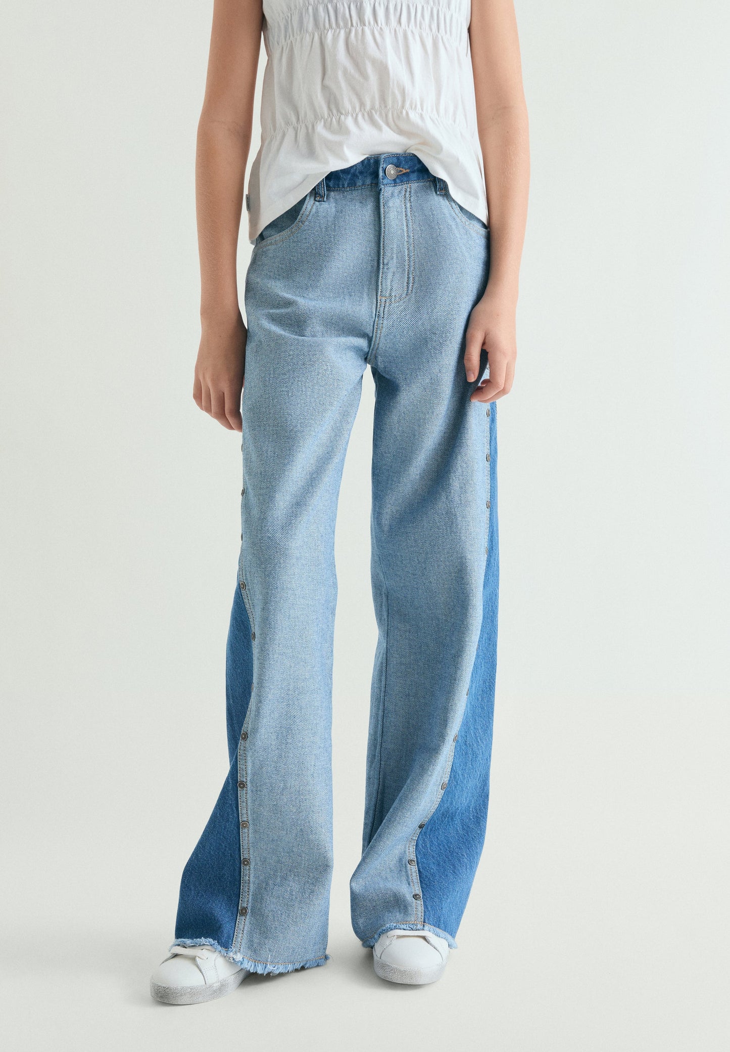 ZWEIFARBIGE WIDE-LEG-DENIM-HOSE