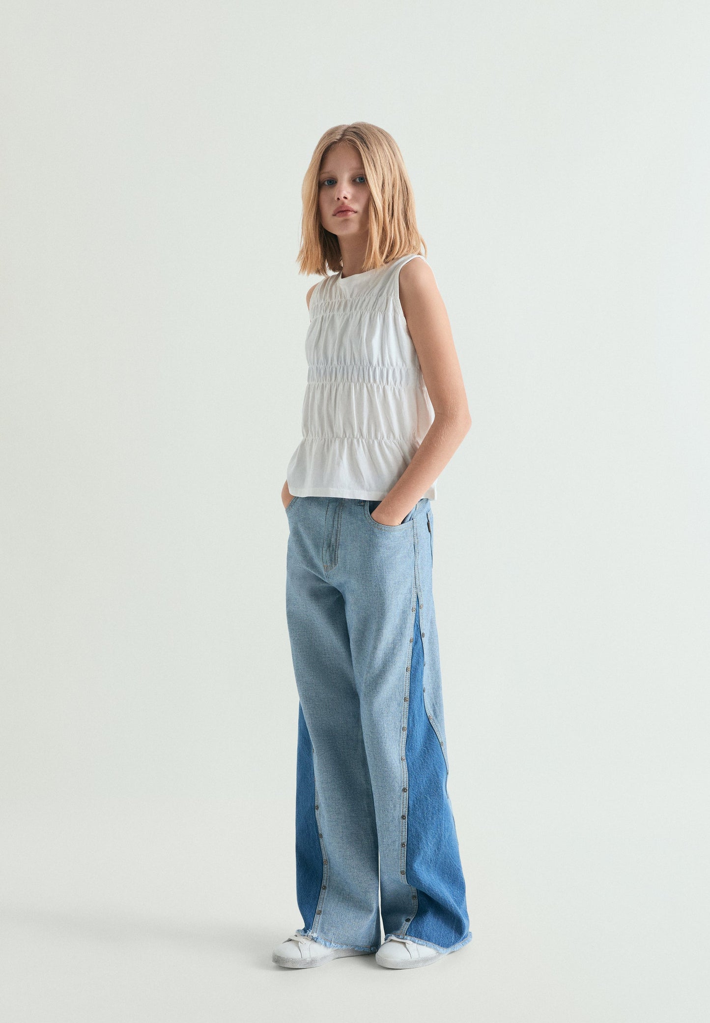 ZWEIFARBIGE WIDE-LEG-DENIM-HOSE