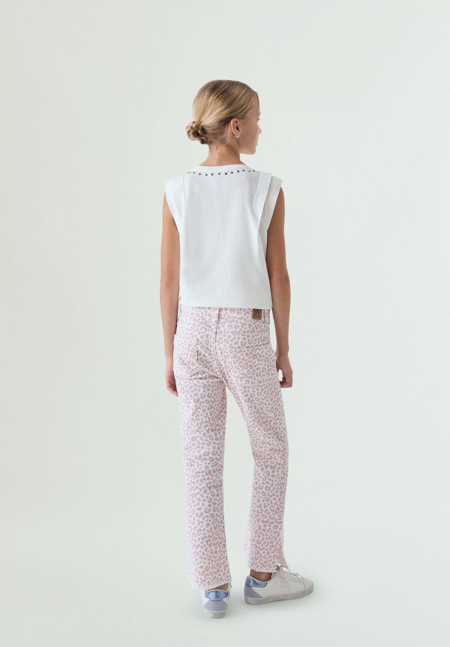 SCHLAGHOSE MIT ANIMALPRINT