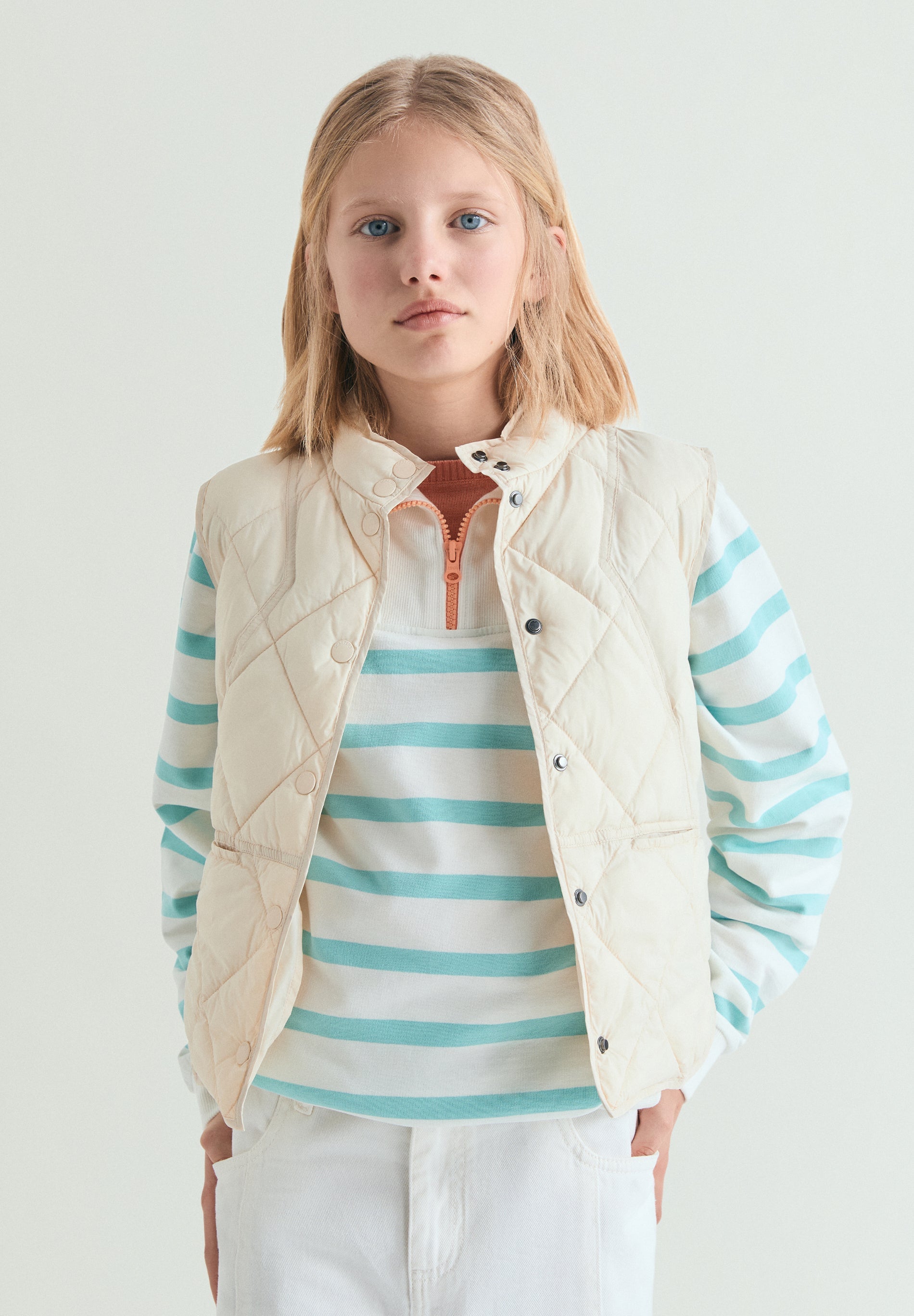 STEPPWESTE MIT ZIERNÄHTEN