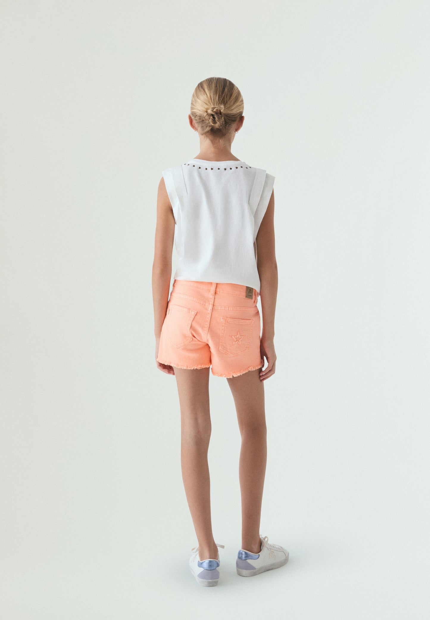 SHORTS AUS DENIM IN VERWASCHENER OPTIK