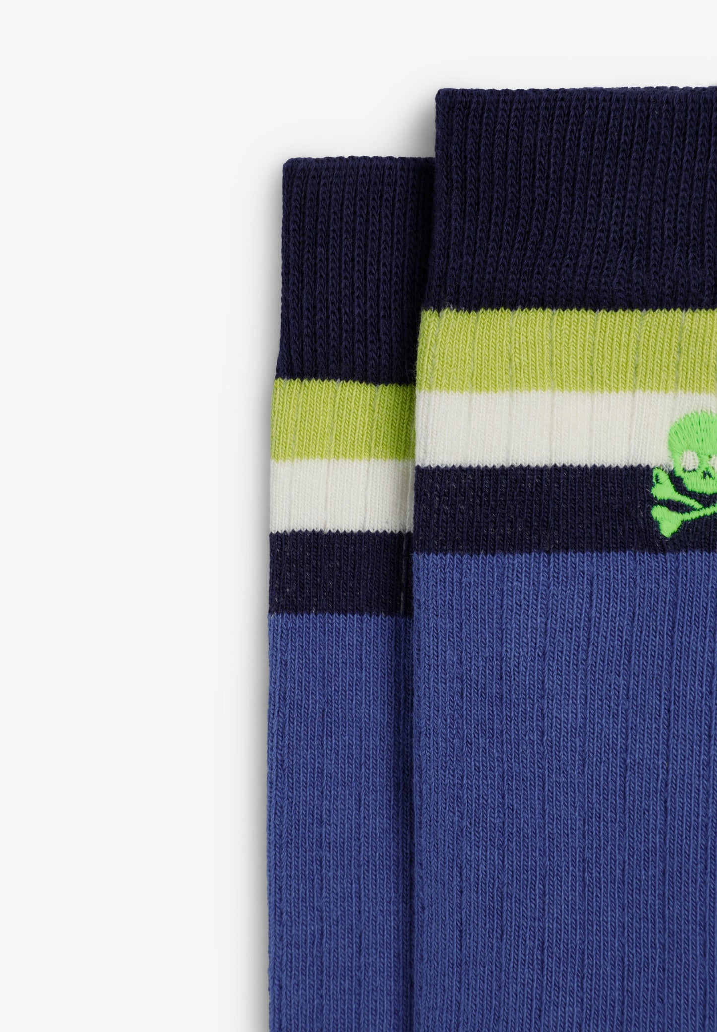 SOCKEN MIT KONTRASTFARBENEN STREIFEN