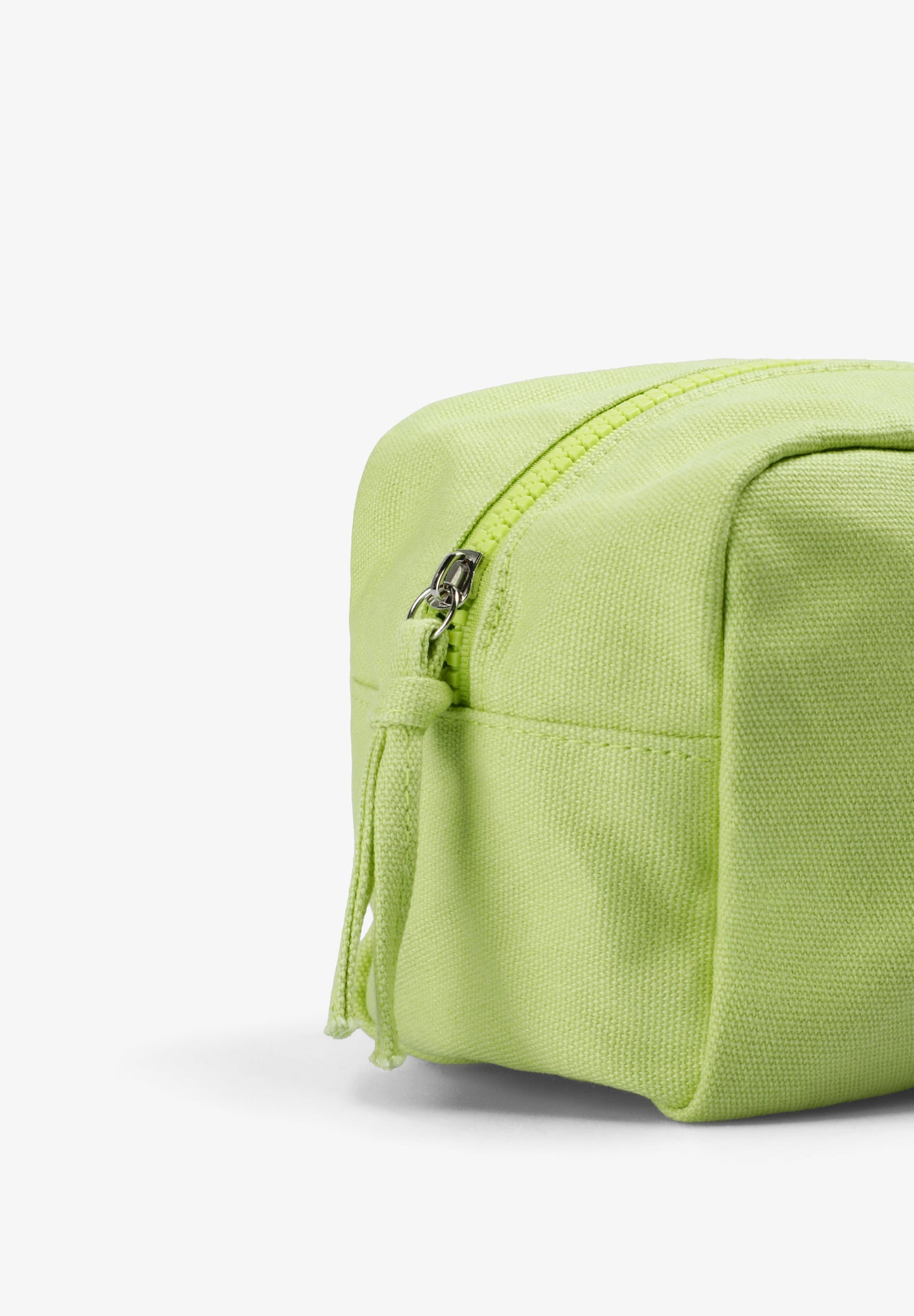 GLITTER SKULL TOILETRY BAG