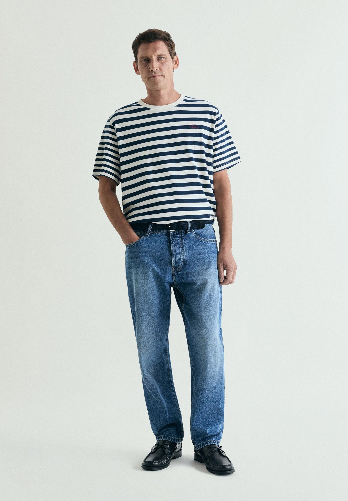 CONTRAST STRIPED T-SHIRT