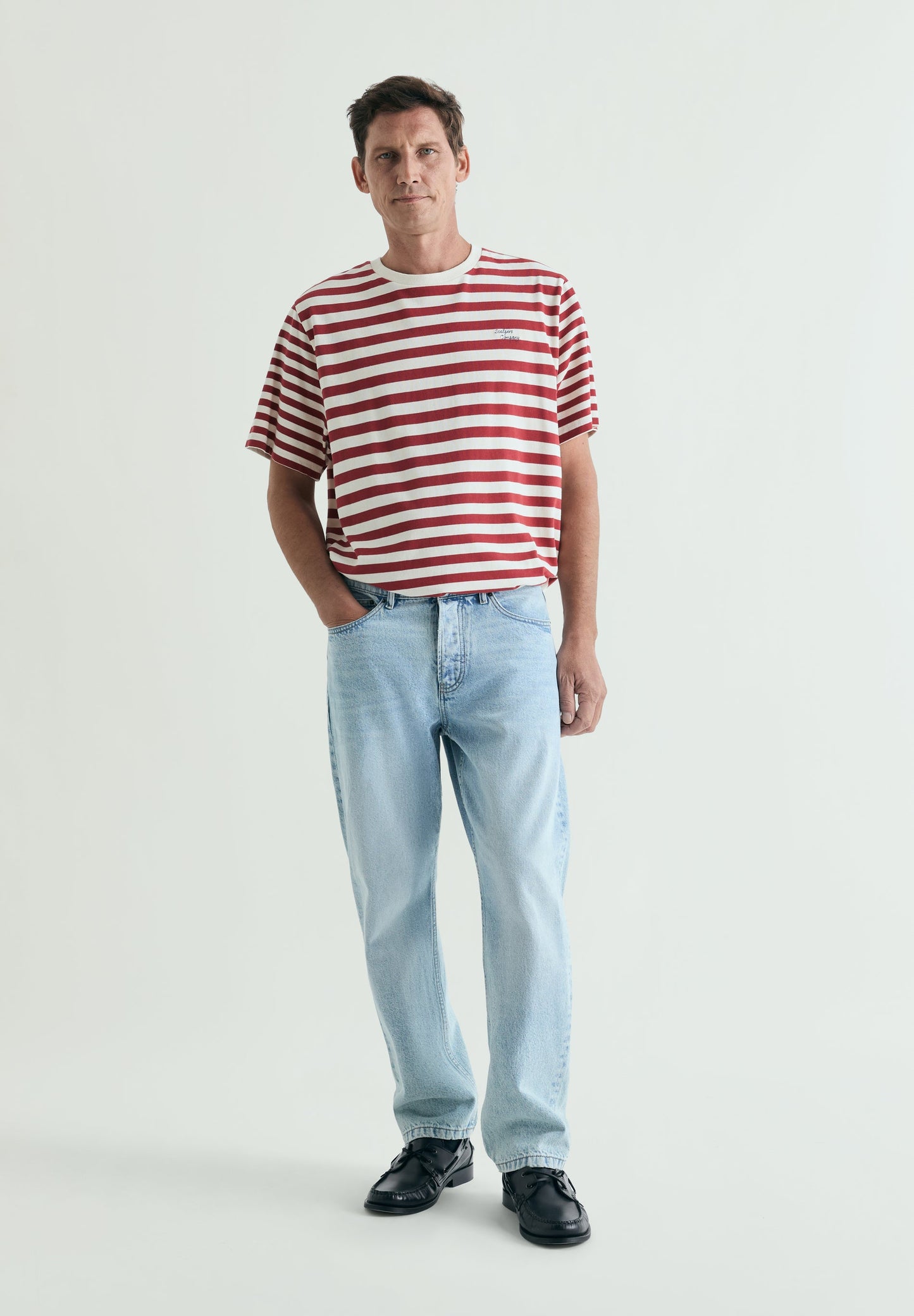 SHIRT MIT FARBLICH ABGESETZTEN STREIFEN