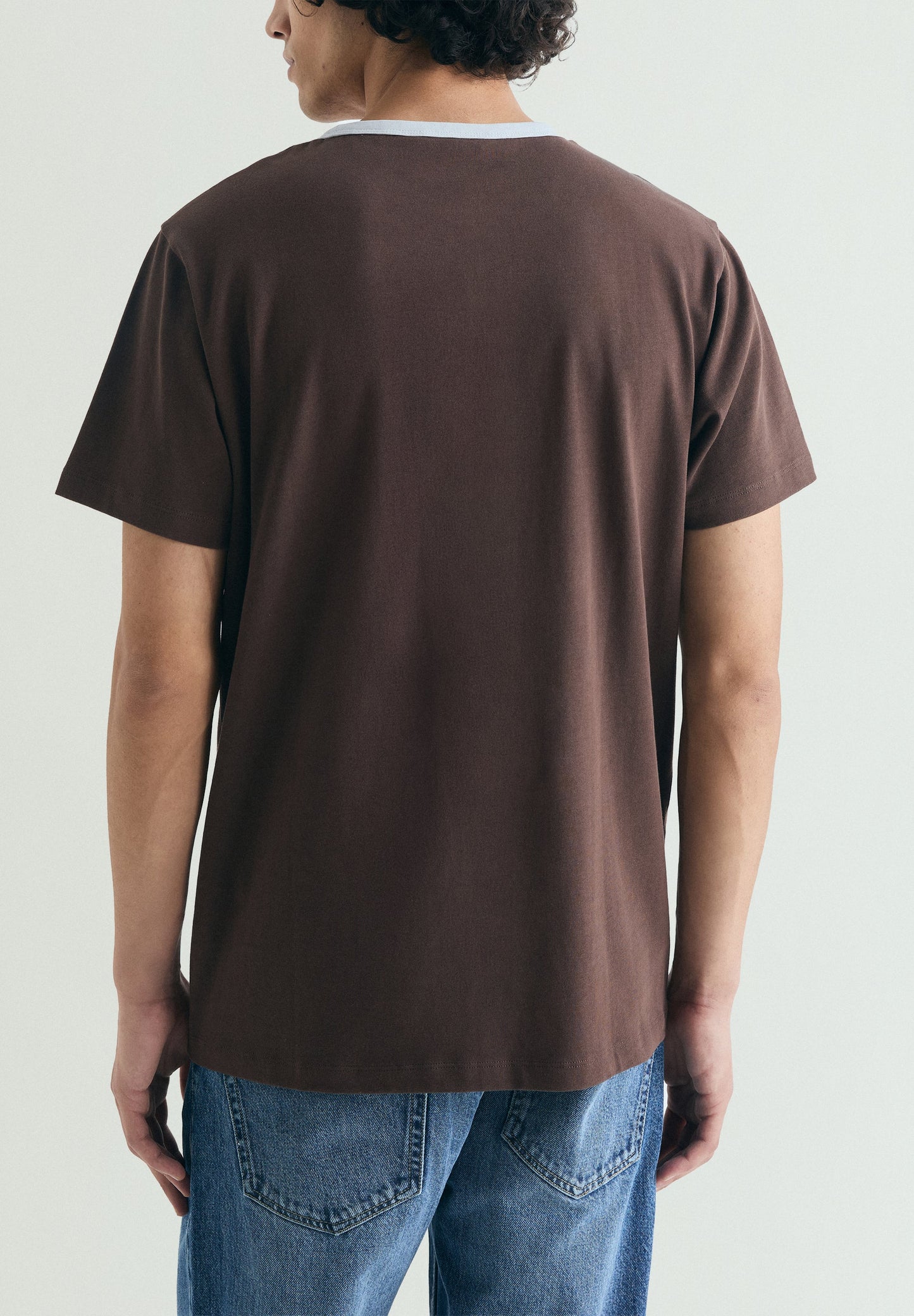 T-SHIRT COL CONTRASTANT