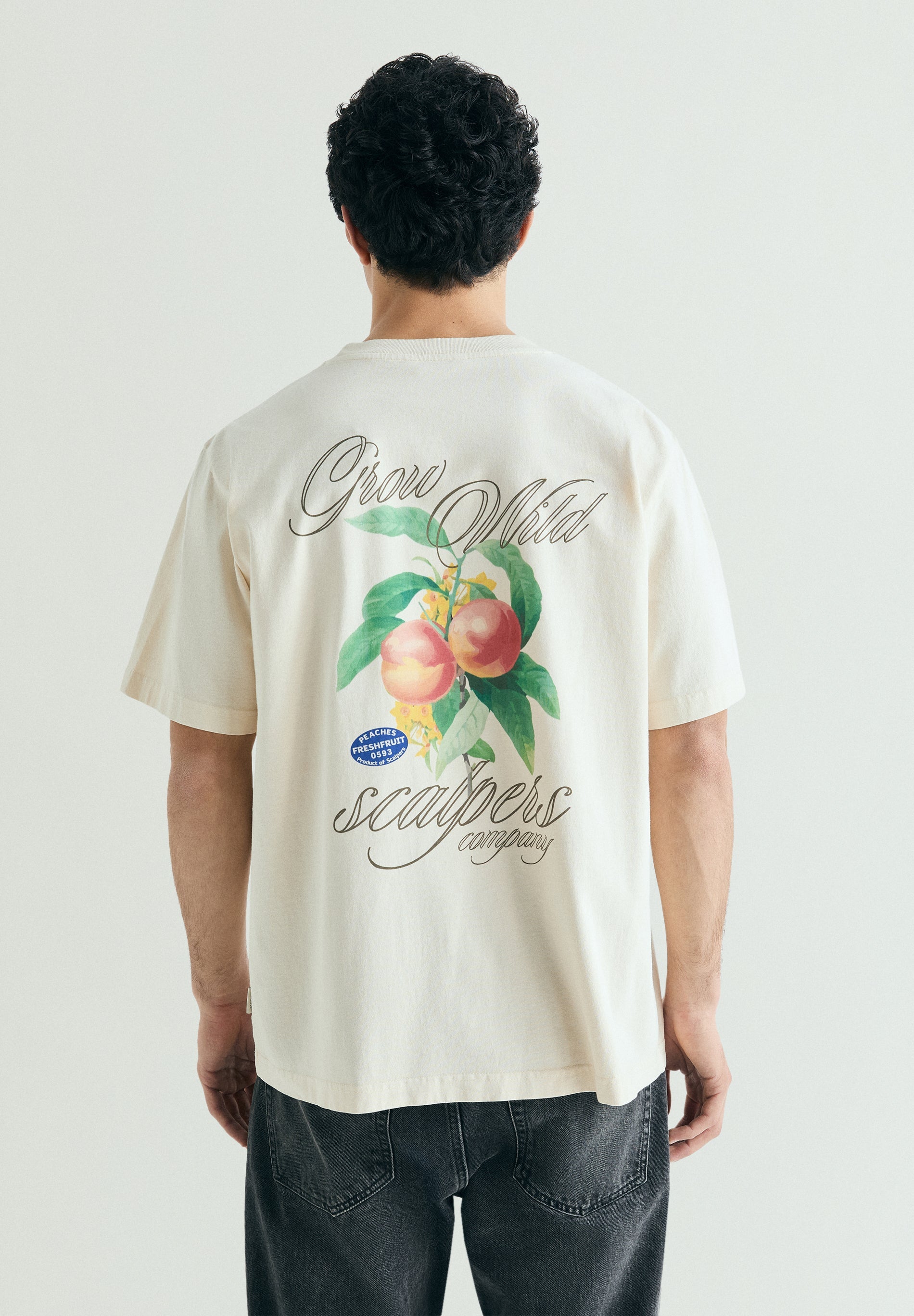 T-SHIRT MIT PRINT AUF DER RÜCKSEITE
