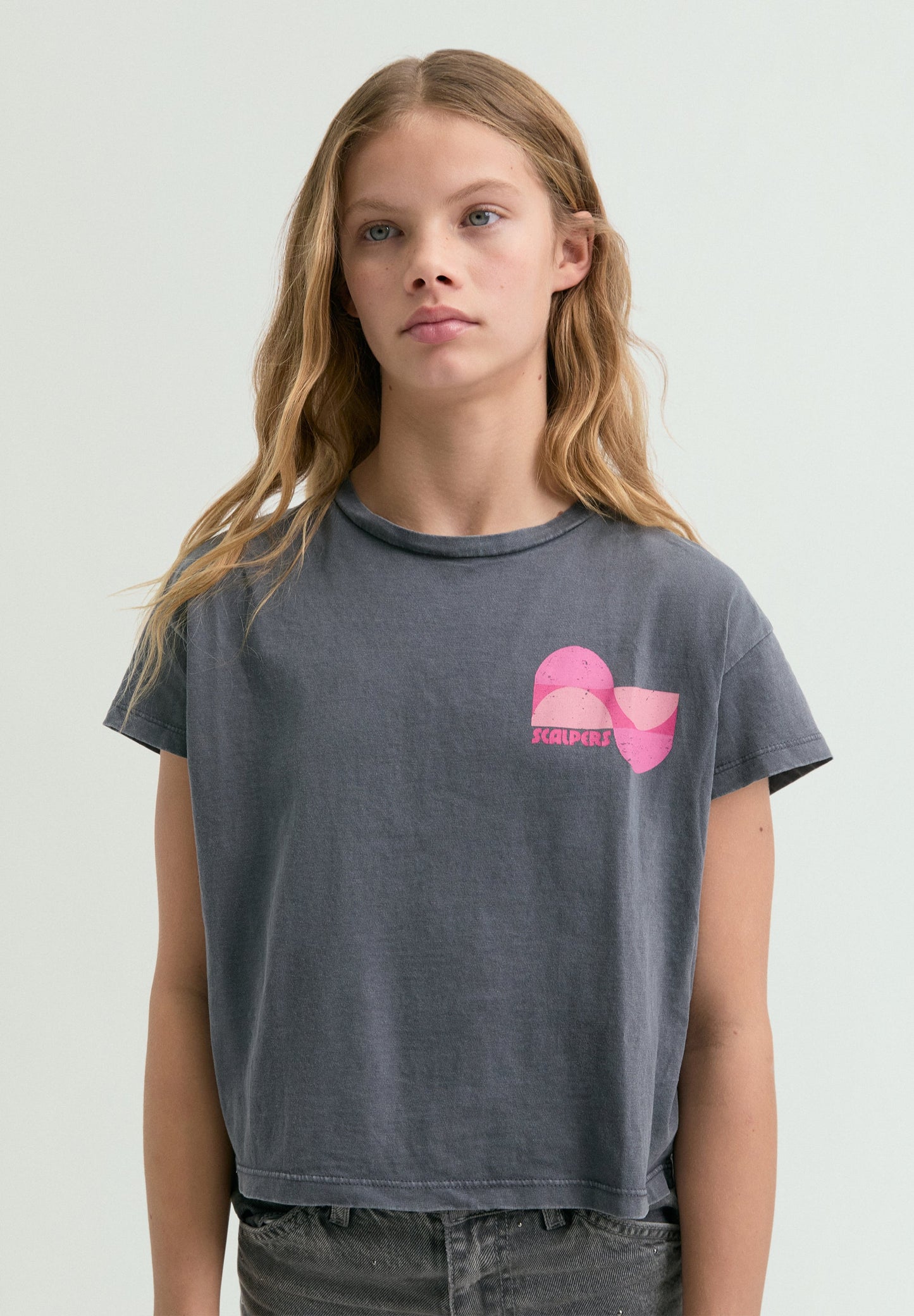 CAMISETA ESTAMPADA CONTRASTE - Scalpers