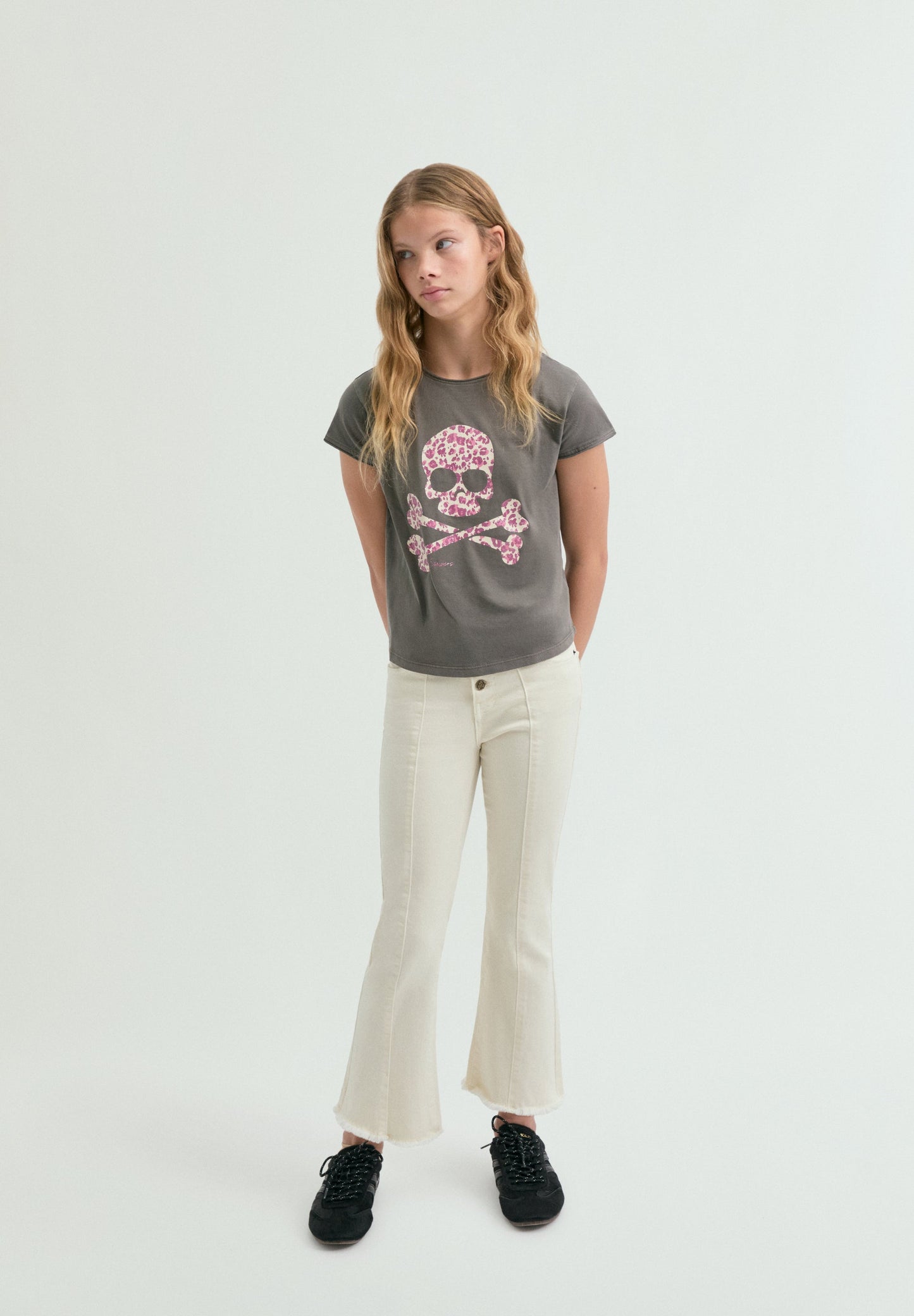 T-SHIRT MIT TOTENKOPF UND ANIMAL-PRINT