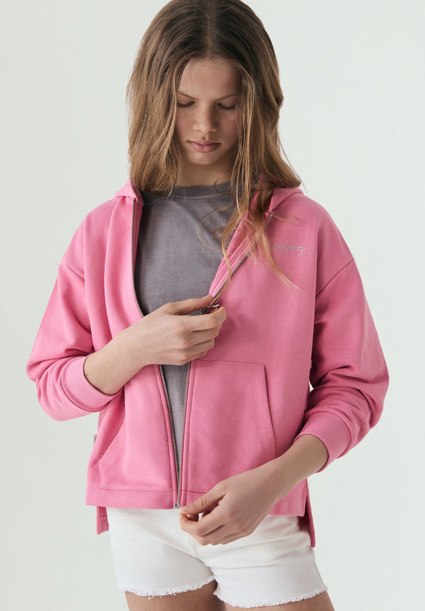 HOODY MIT KAPUZE UND REISSVERSCHLUSS