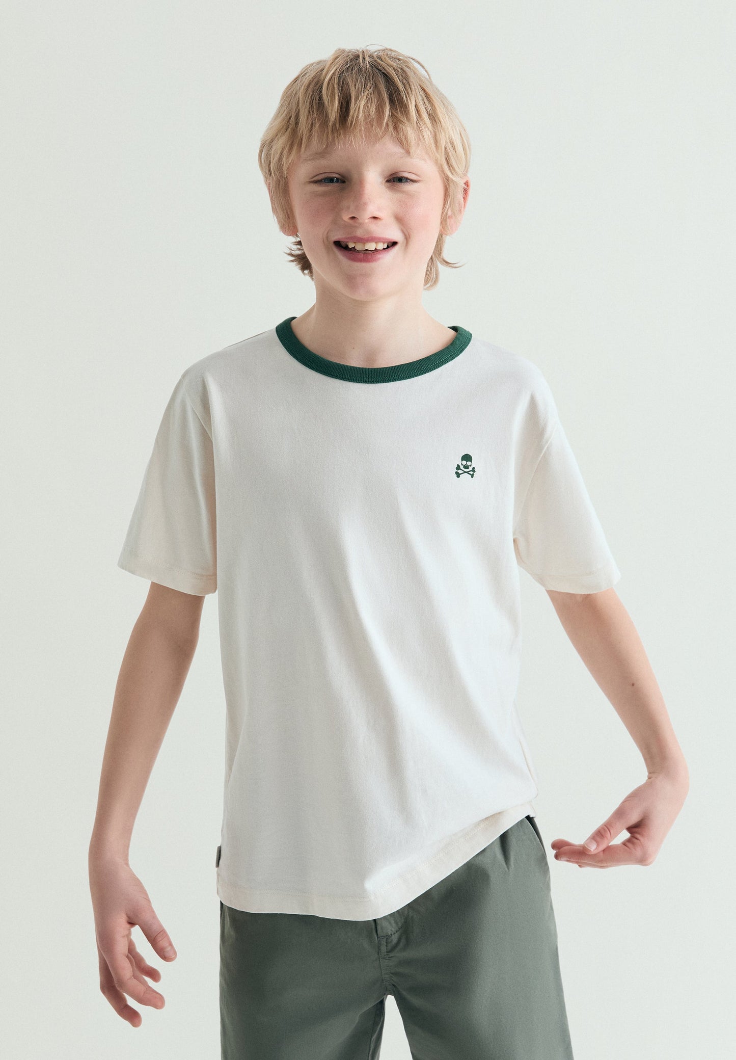 T-SHIRT COL CONTRASTANT